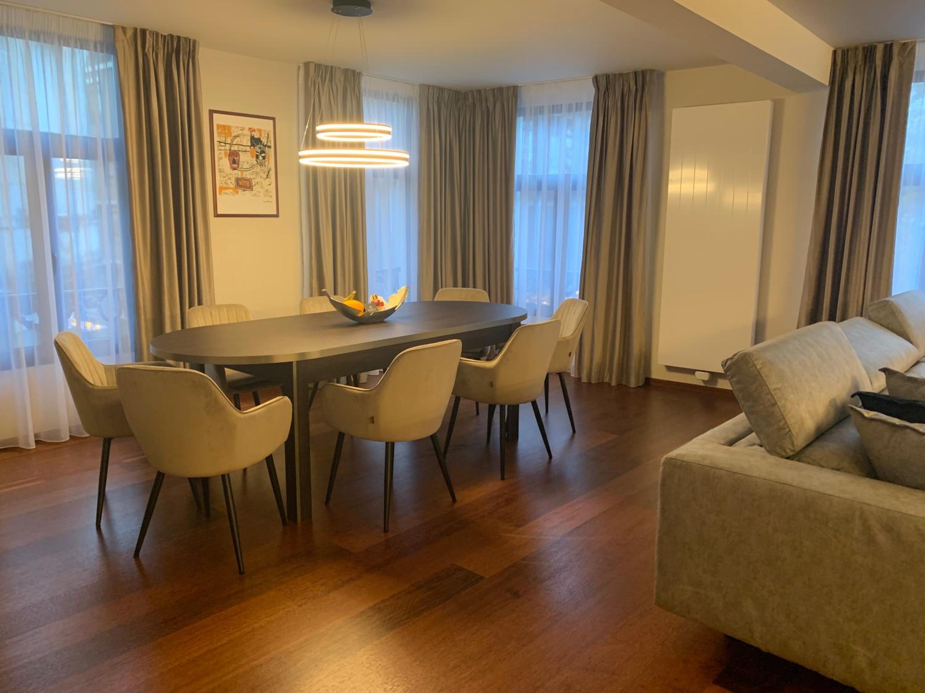 Botanique Suites AirBnB, Antwerp