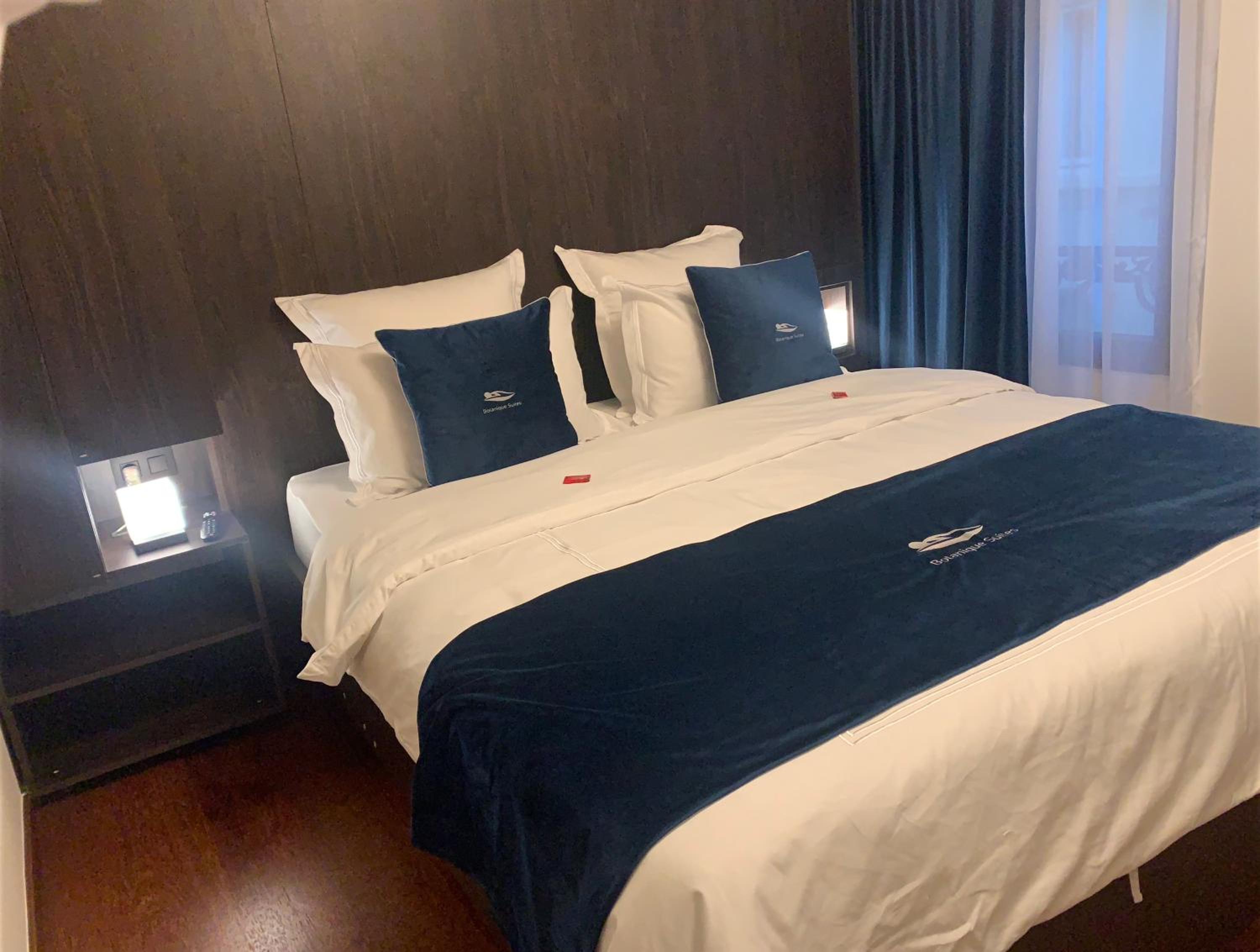 Botanique Suites AirBnB, Antwerp
