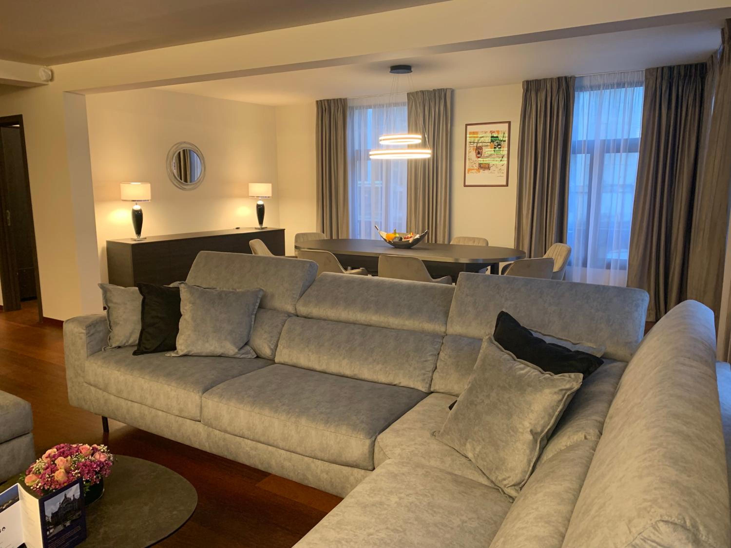 Botanique Suites AirBnB, Antwerp