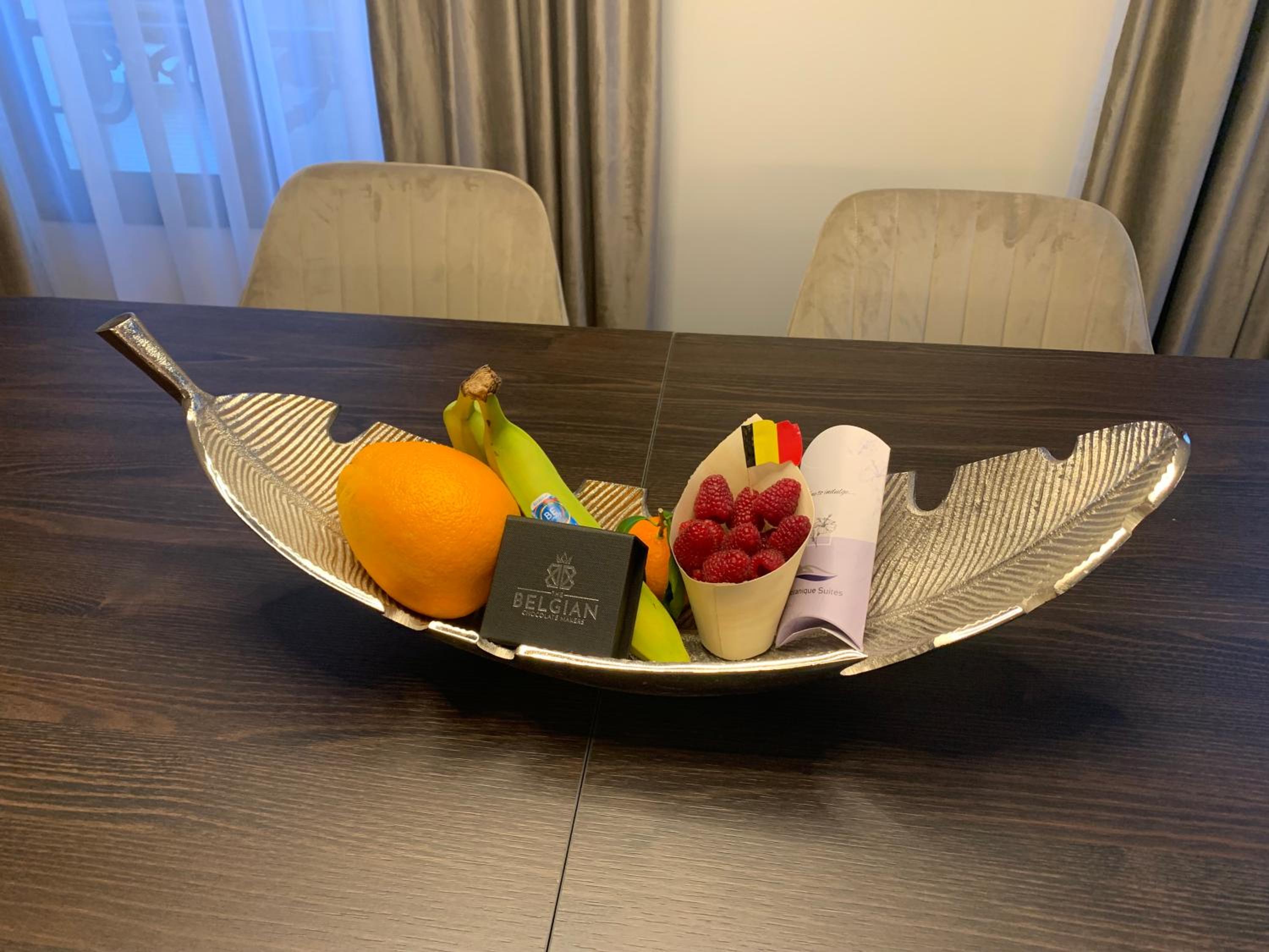 Botanique Suites AirBnB, Antwerp