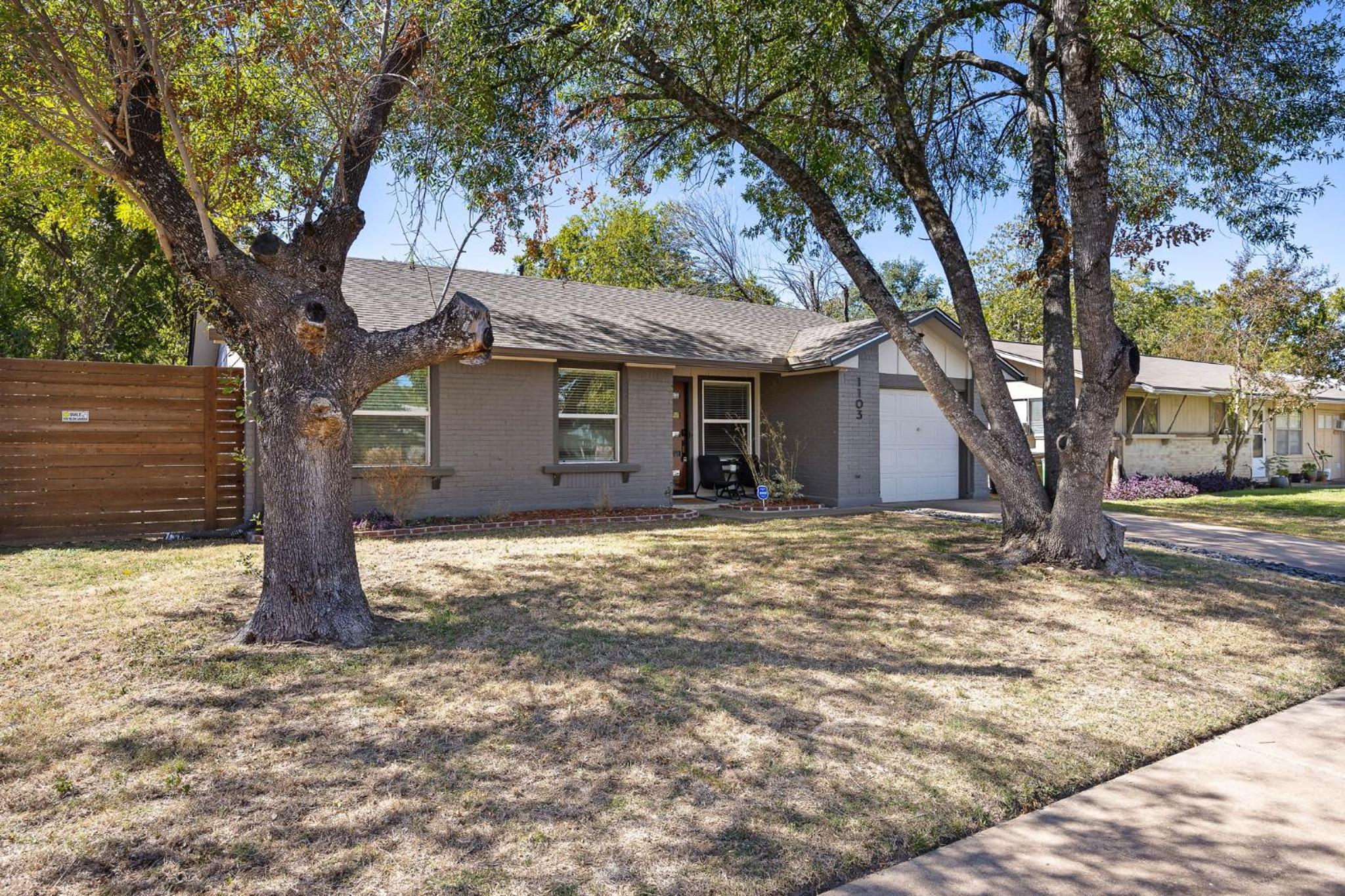 Austin Dunstan by Barclé