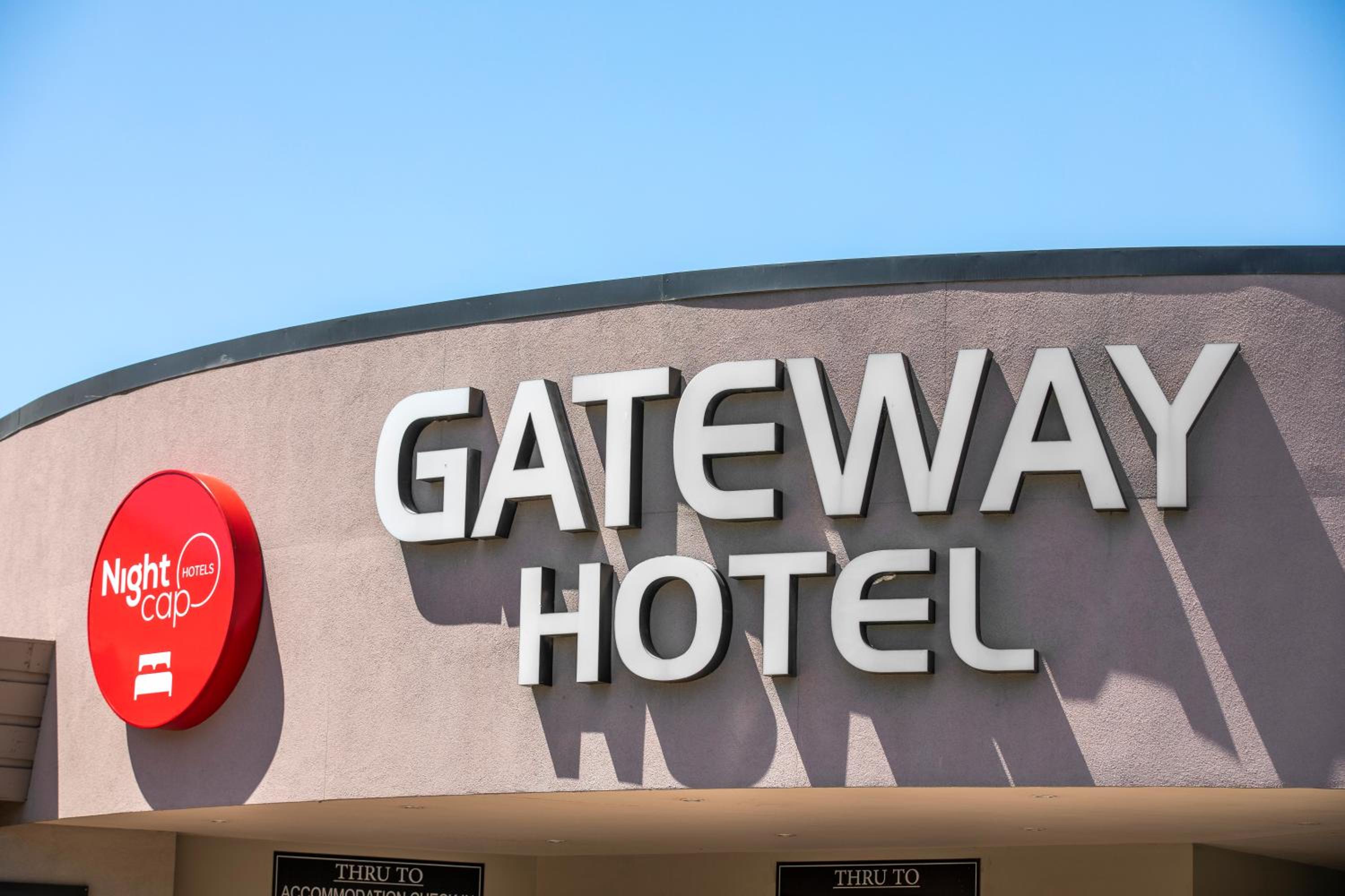 Nightcap at Gateway Hotel