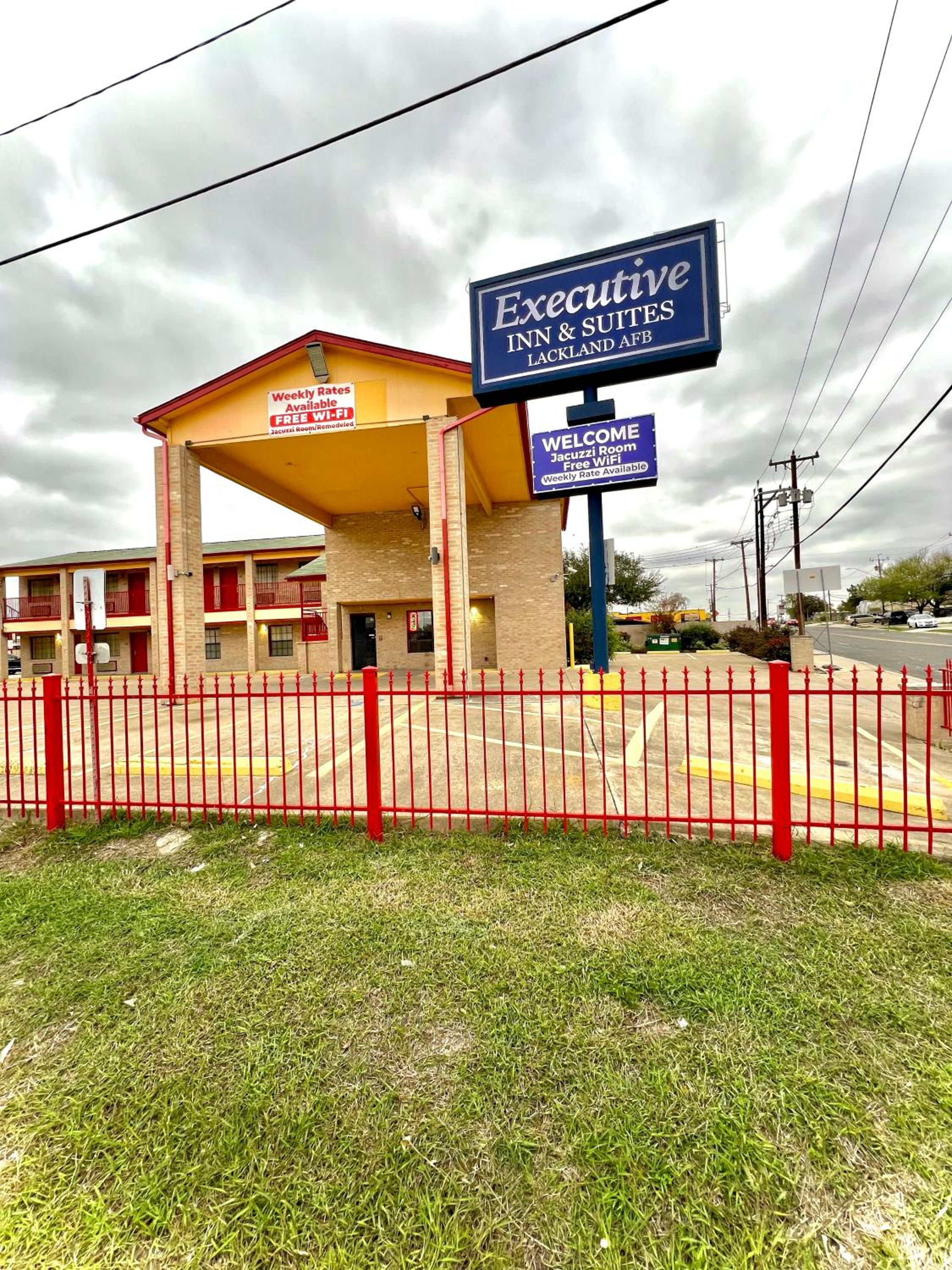 Hotel Executive Inn & Suites Lackland AFB