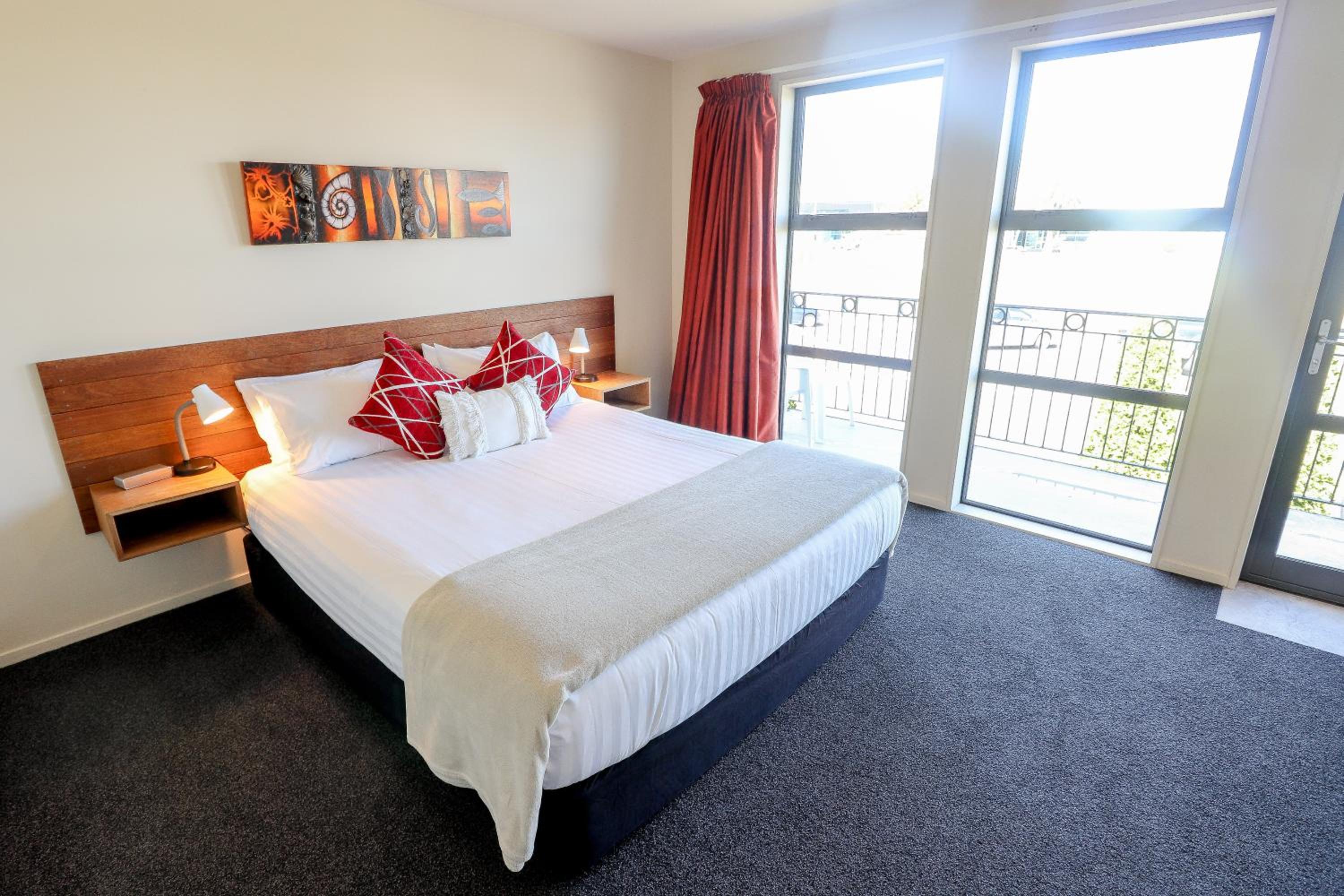 Coleraine Suites & Apartments