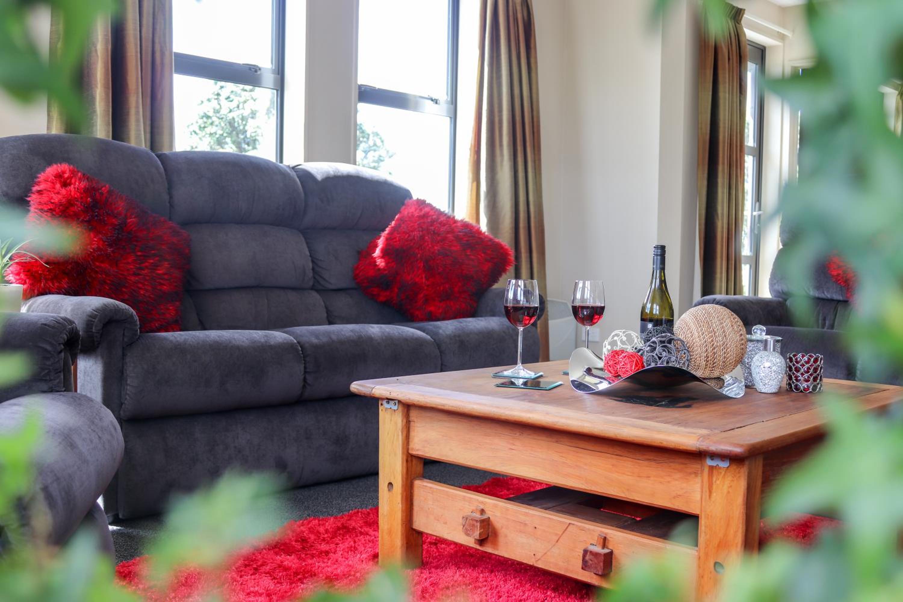 Coleraine Suites & Apartments