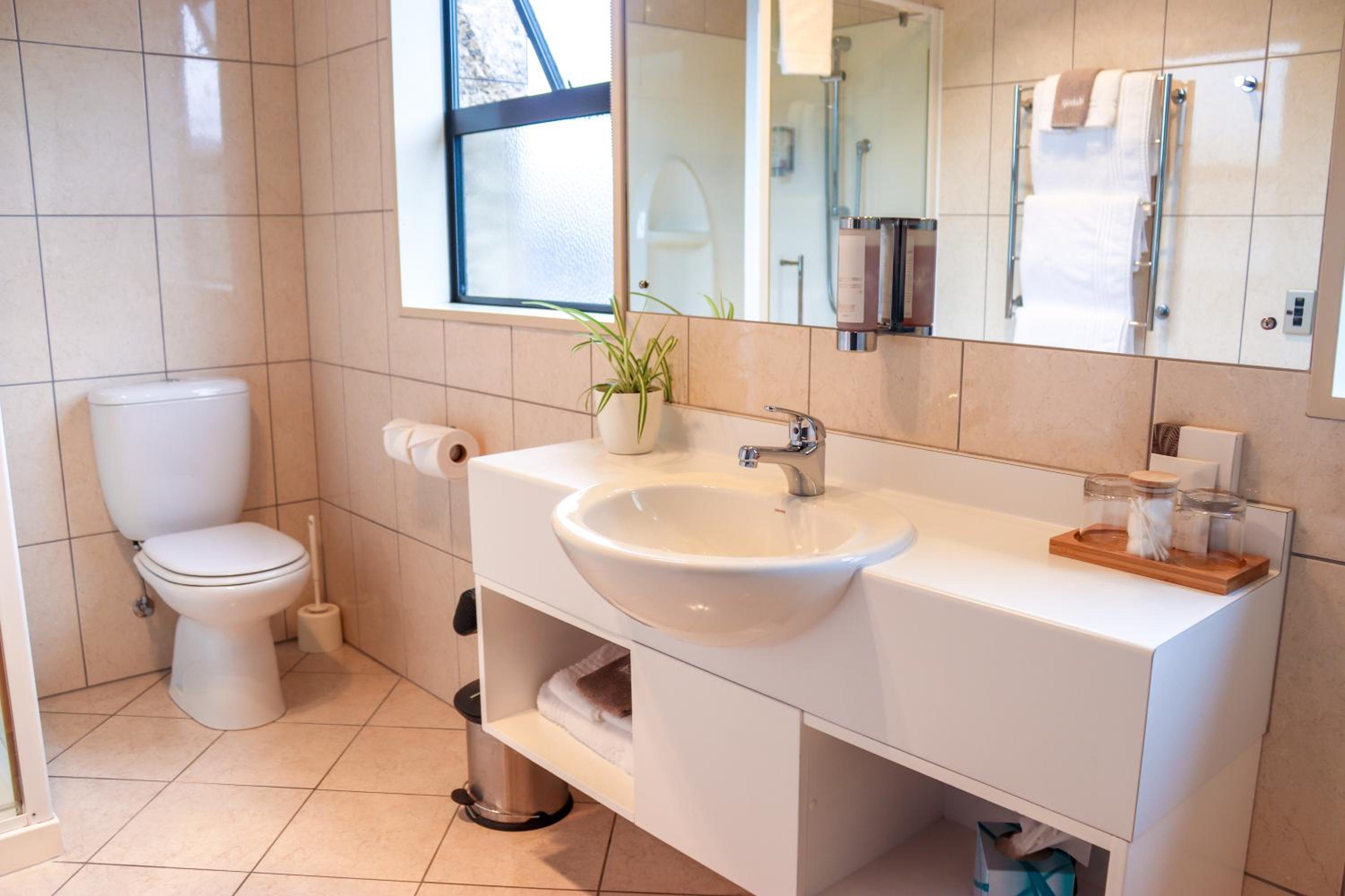 Coleraine Suites & Apartments