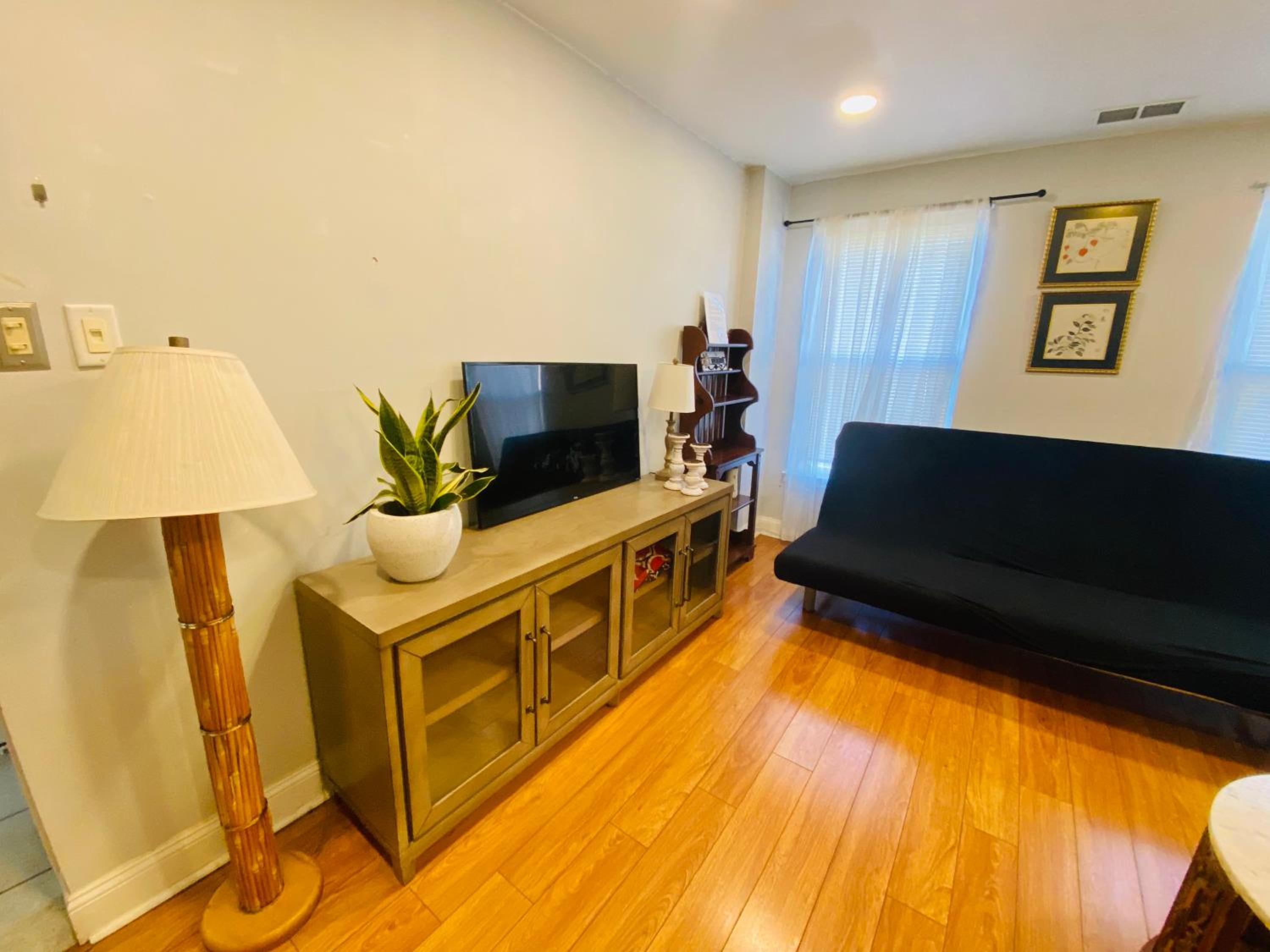 Shanghai 2900 - Vintage Oriental Style 2BR w Parking near Airport, photo 6