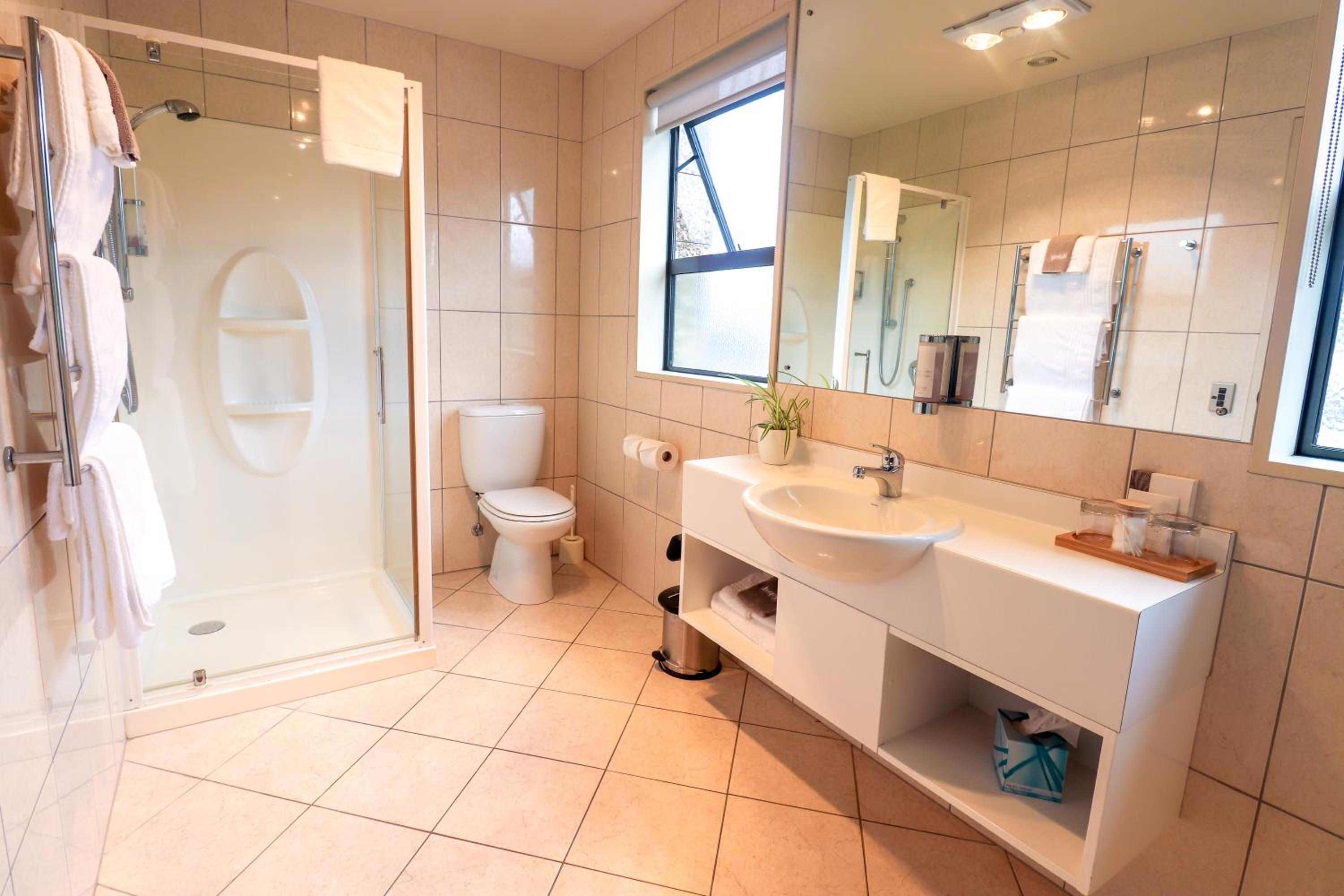 Coleraine Suites & Apartments