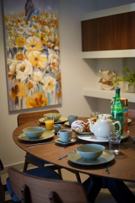 Spacious 3BR Apt Central Located with Sea Views photo 5