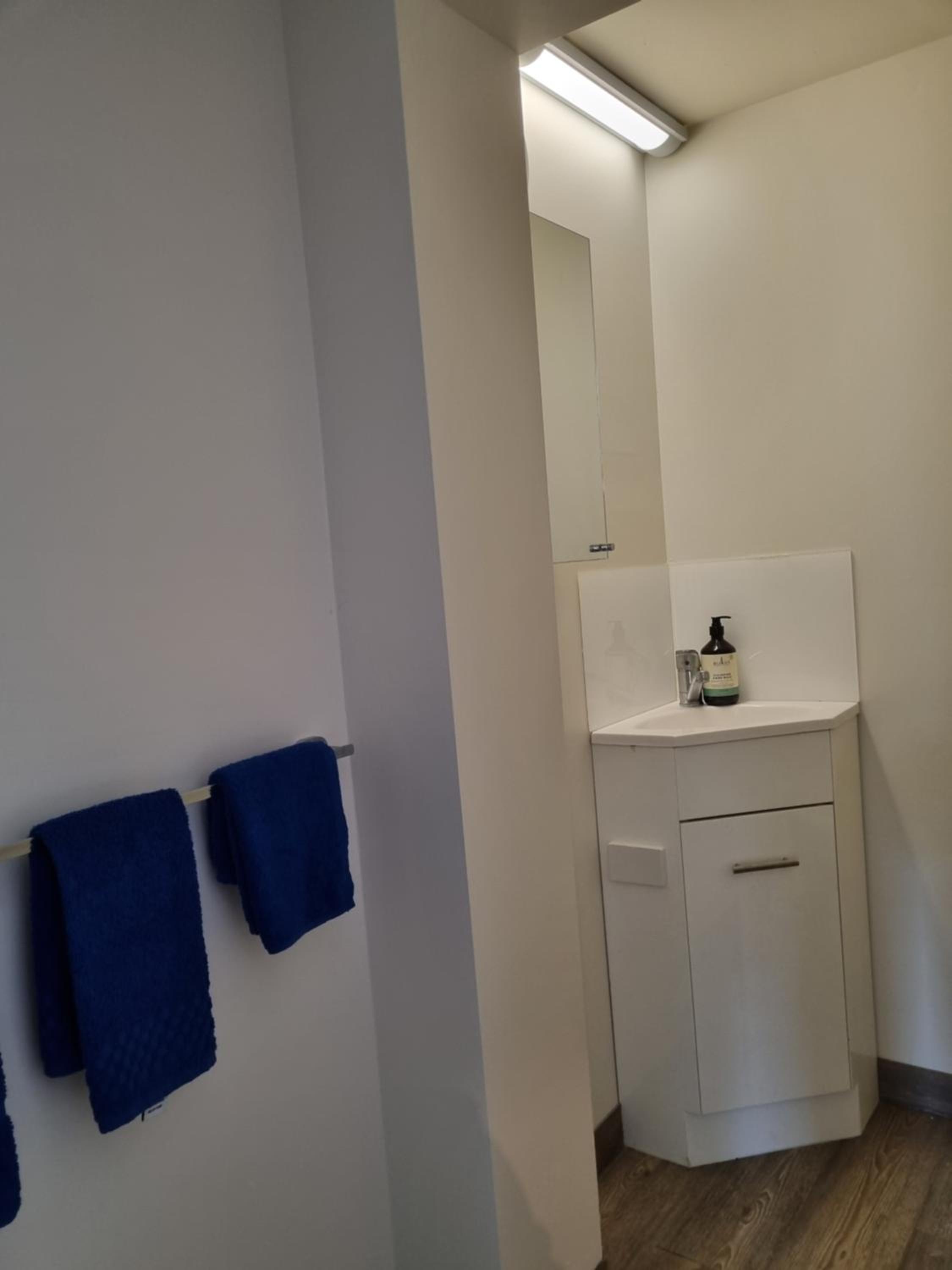 Lords Rest Apartment - Private and Central with Free Parking and Great WIFI