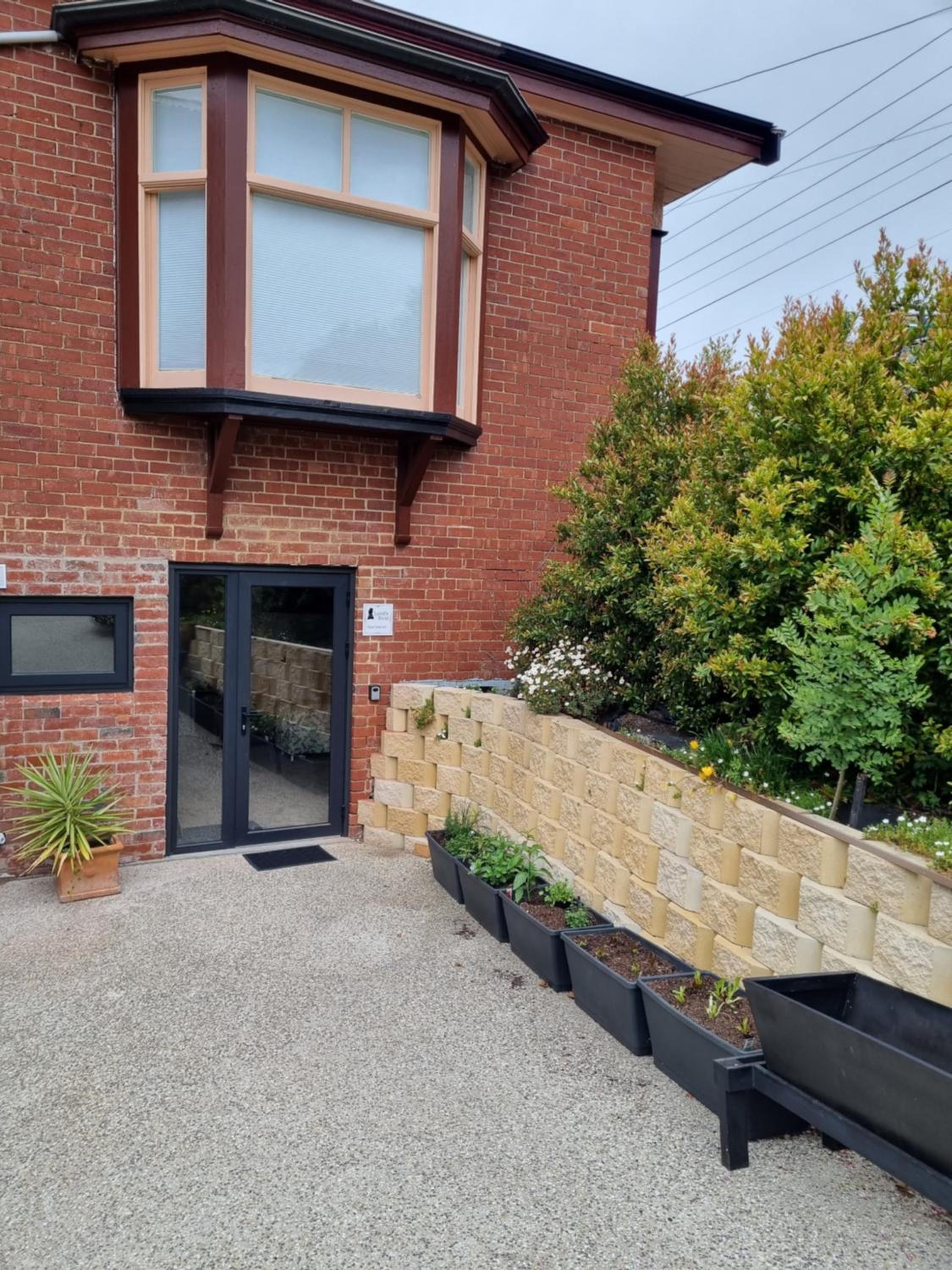 Lords Rest Apartment - Private and Central with Free Parking and Great WIFI
