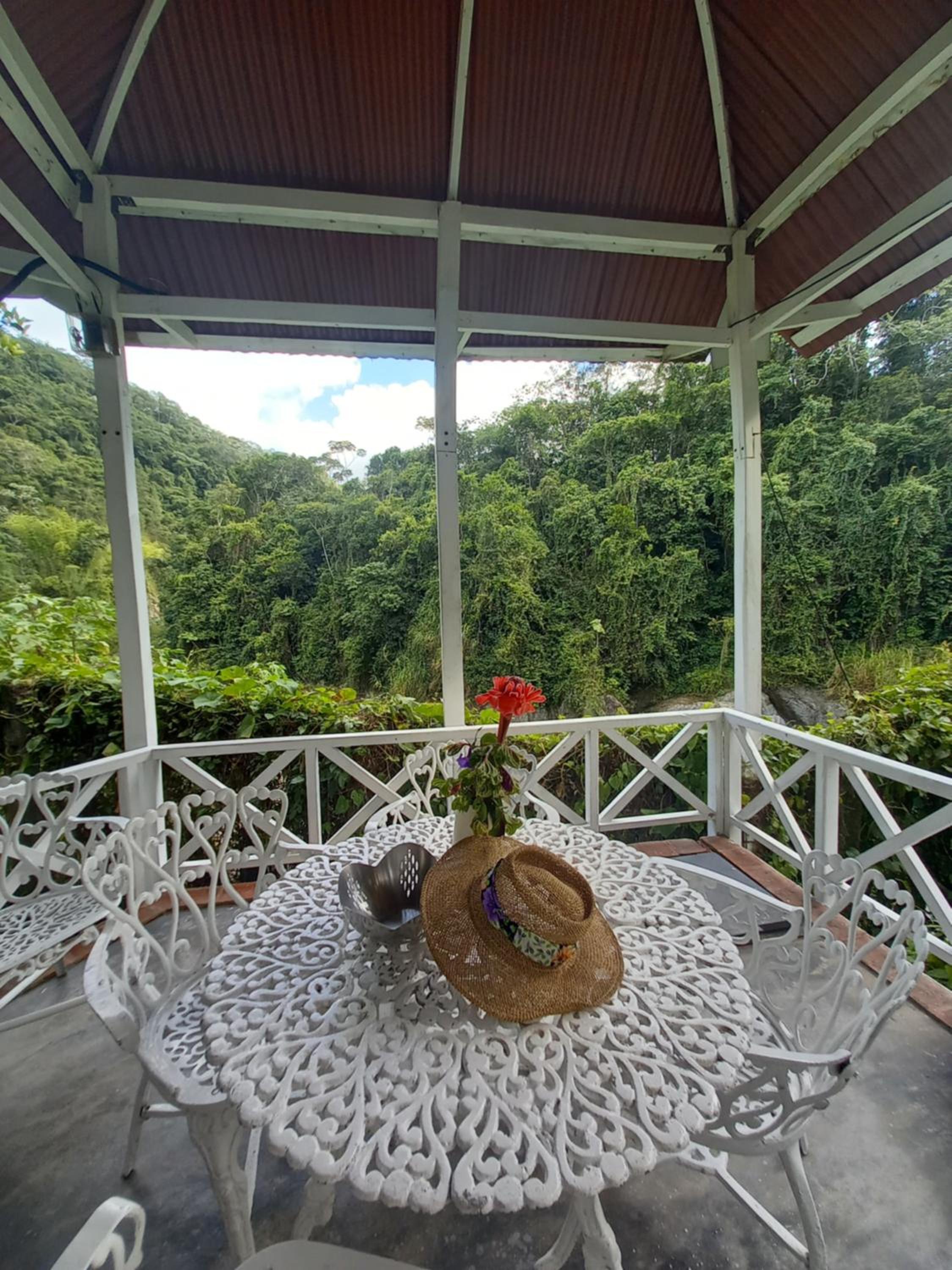 Complejo Villa Clara Junto al Río y Montañas by drvacationsrental