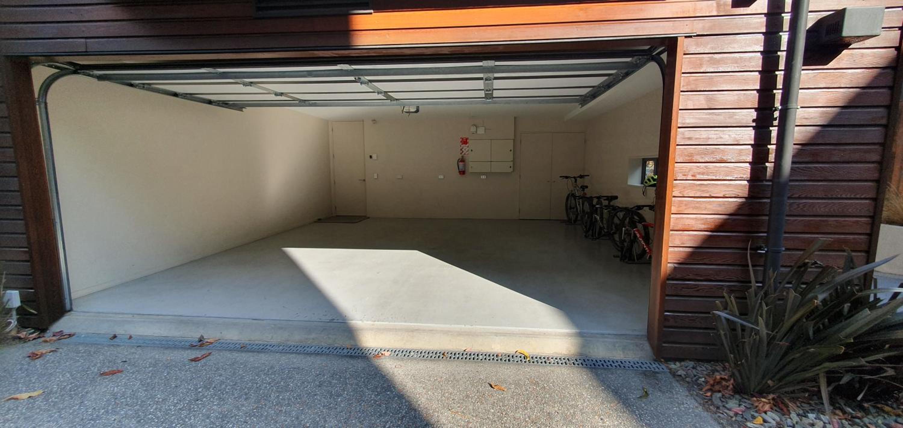 Lakeshore Springs Apartments