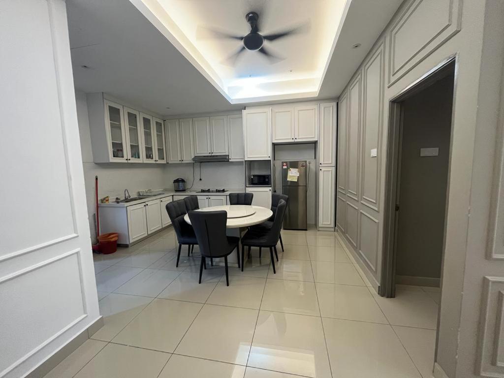 manhattan jennaira photo 5