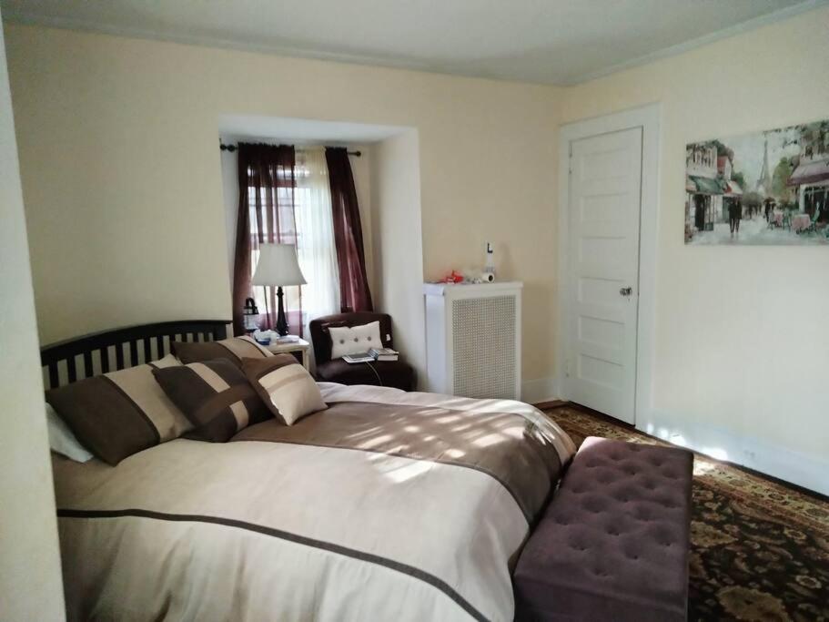 Miscellaneous Market Vacations - Cheerful Bedroom  TV Room 50 min to Times Square - Property Image 1