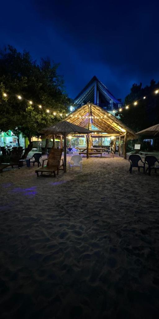Hostel Beach House