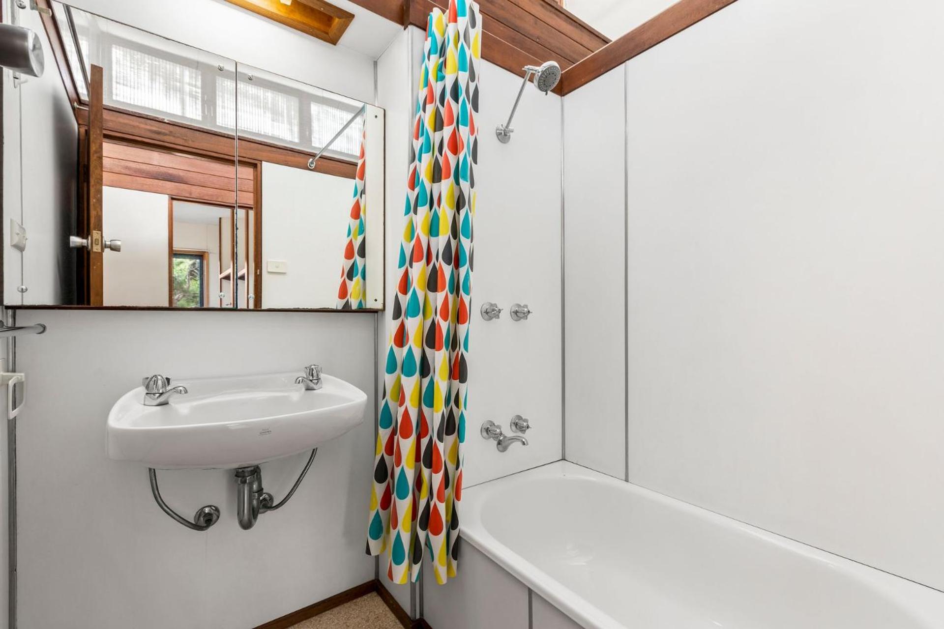 Retro Haven In Old Lonsdale