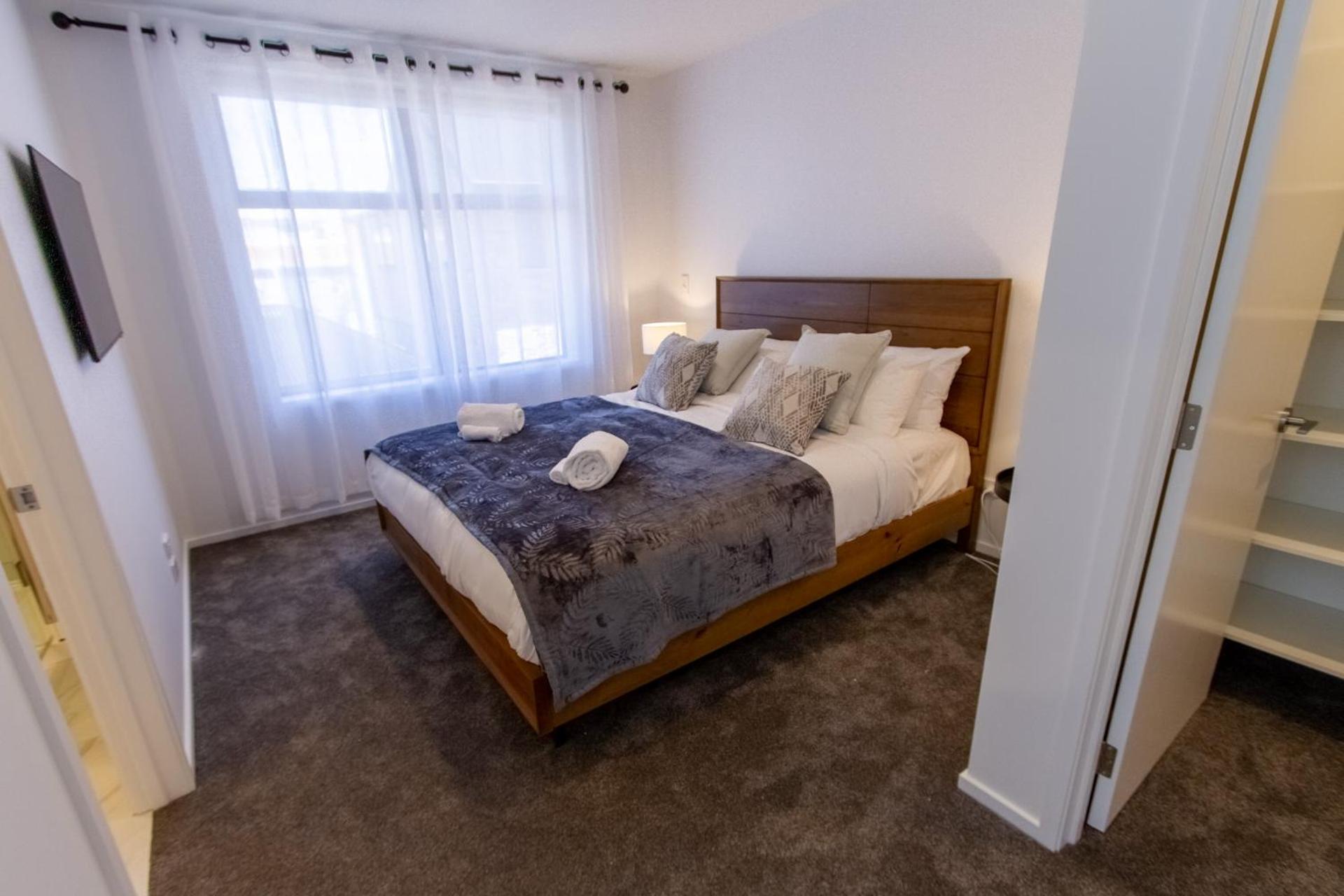 A touch of Luxury in Chch CBD with Free Carpark view 4