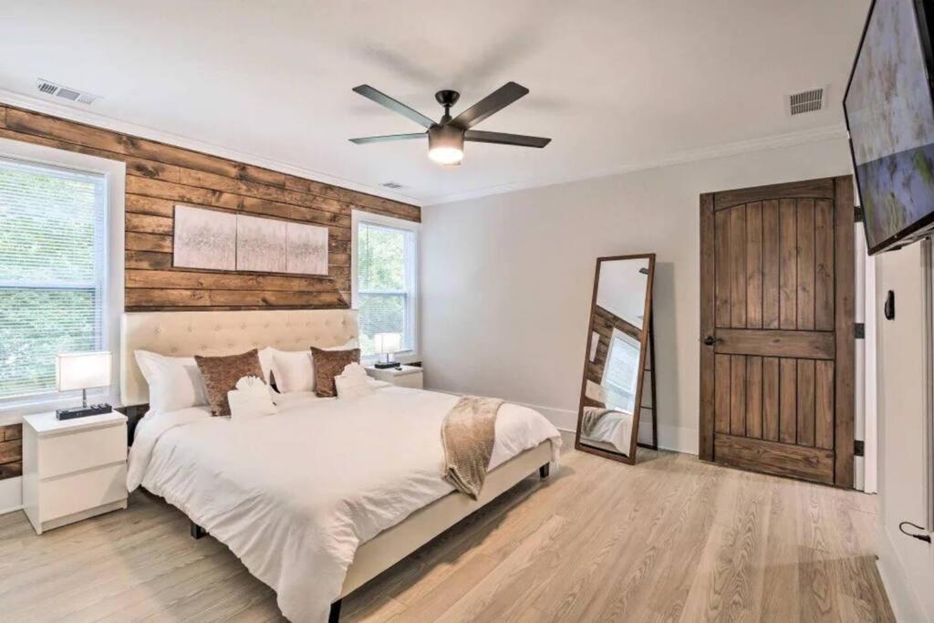 Opuluxe Chic Spacious Urban Oasis view 2