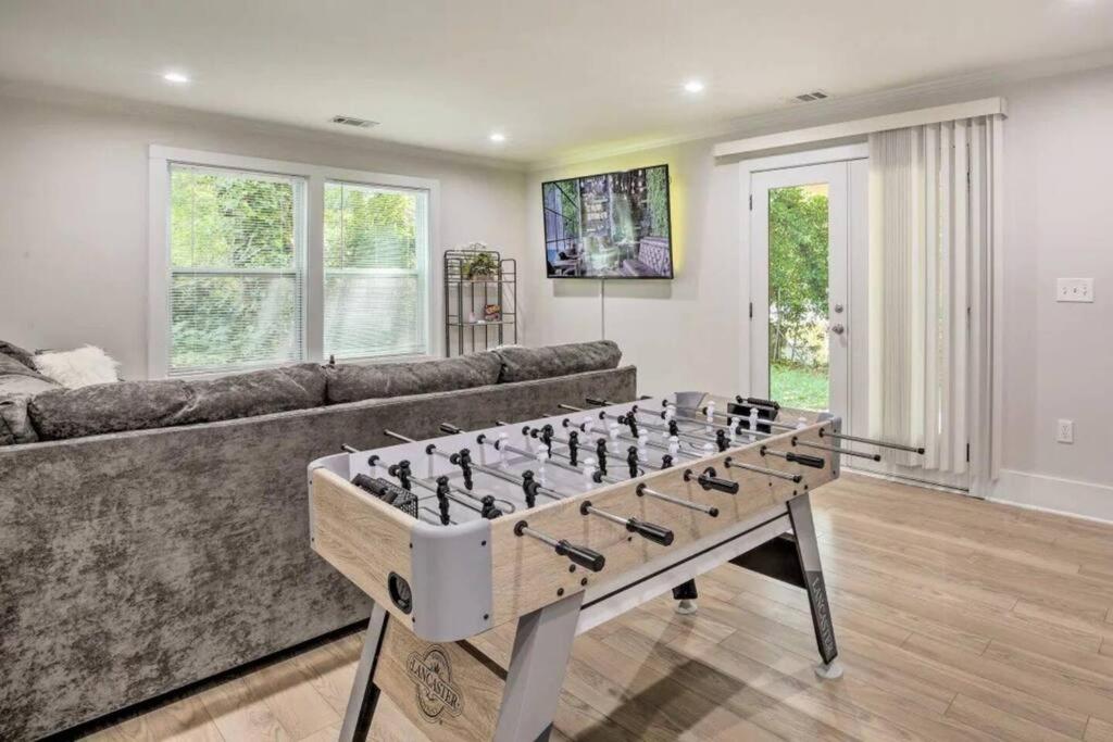 Opuluxe Chic Spacious Urban Oasis view 5
