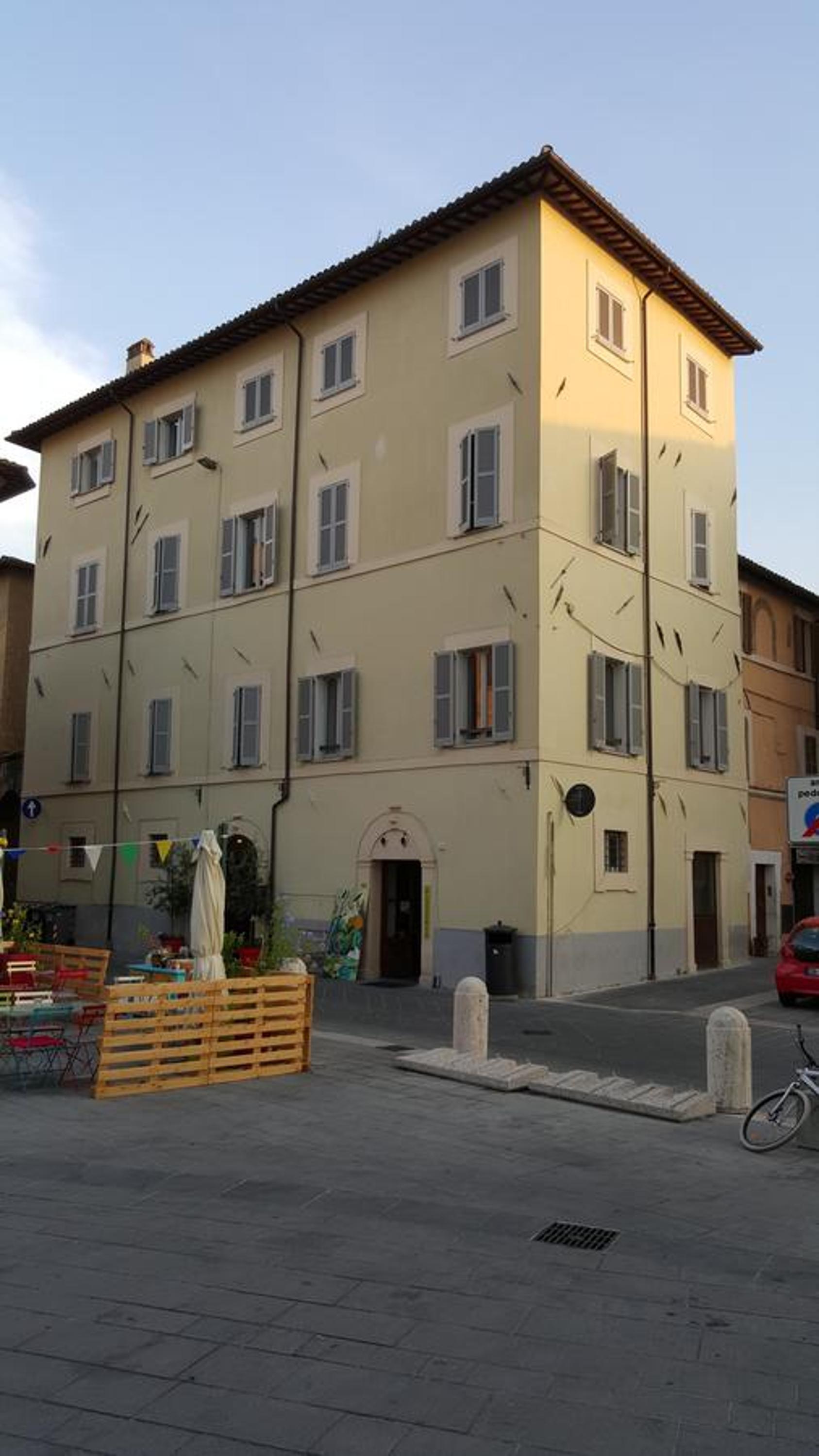 Palazzo Dodici Rondini view 2