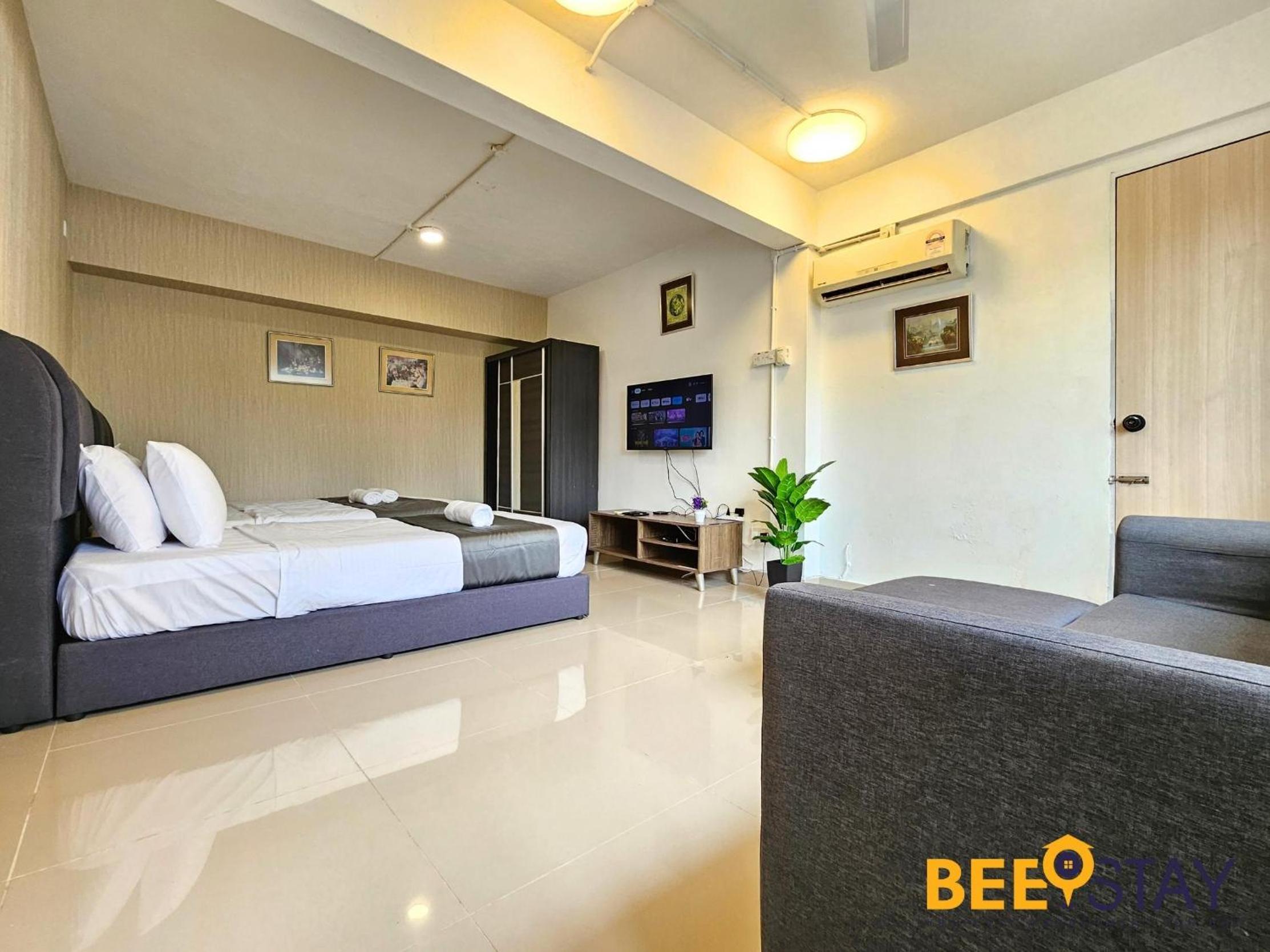 Bangsar Three Storey Luxury Landed House 19PAX