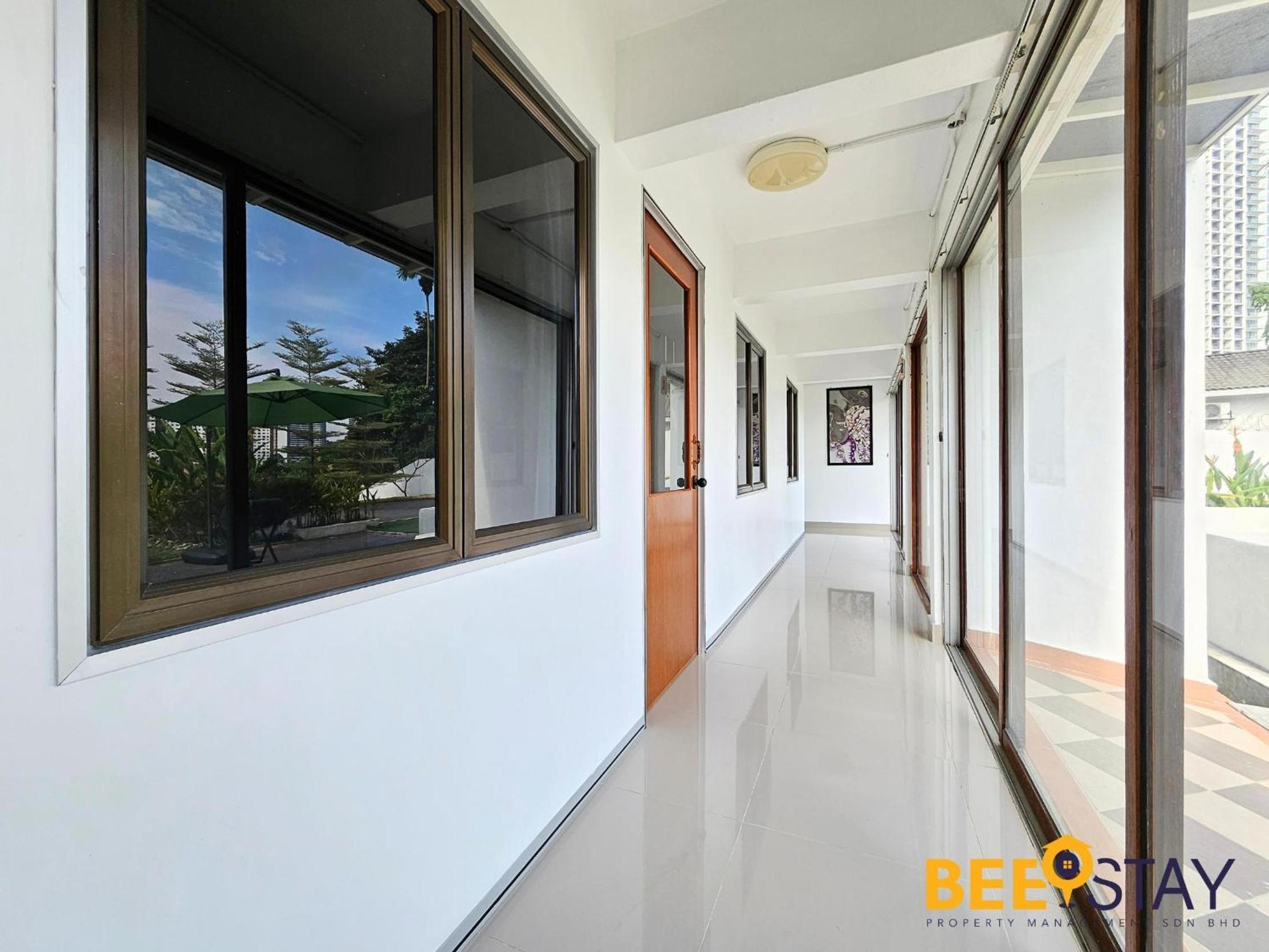 Bangsar Three Storey Luxury Landed House 19PAX