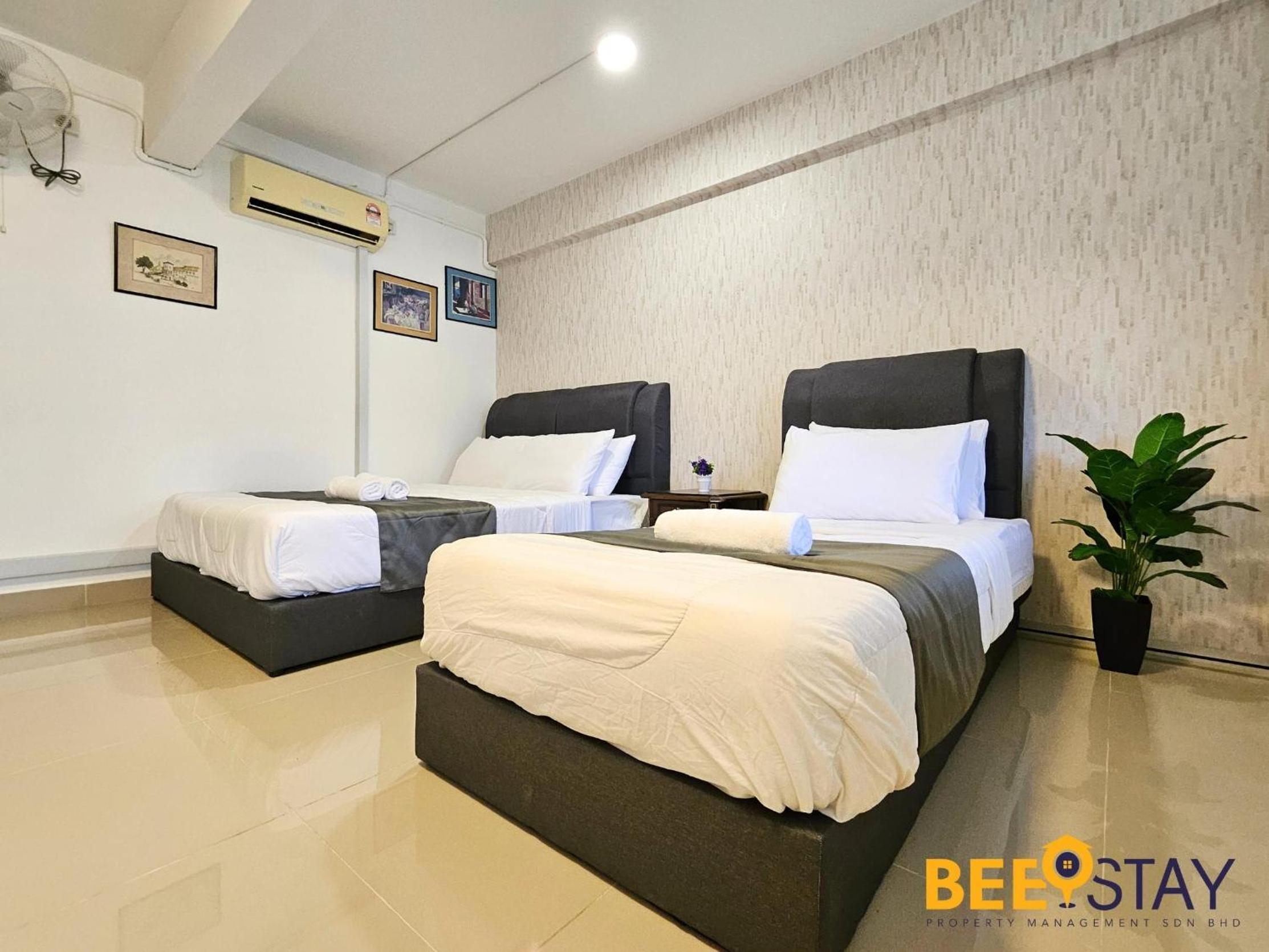 Bangsar Three Storey Luxury Landed House 19PAX