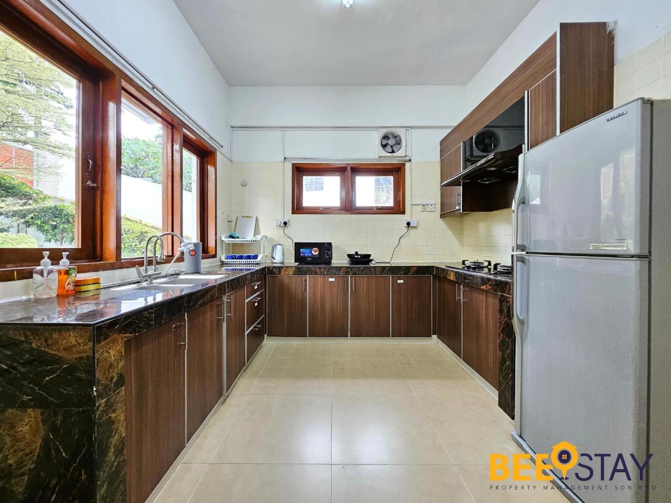 Bangsar Three Storey Luxury Landed House 19PAX