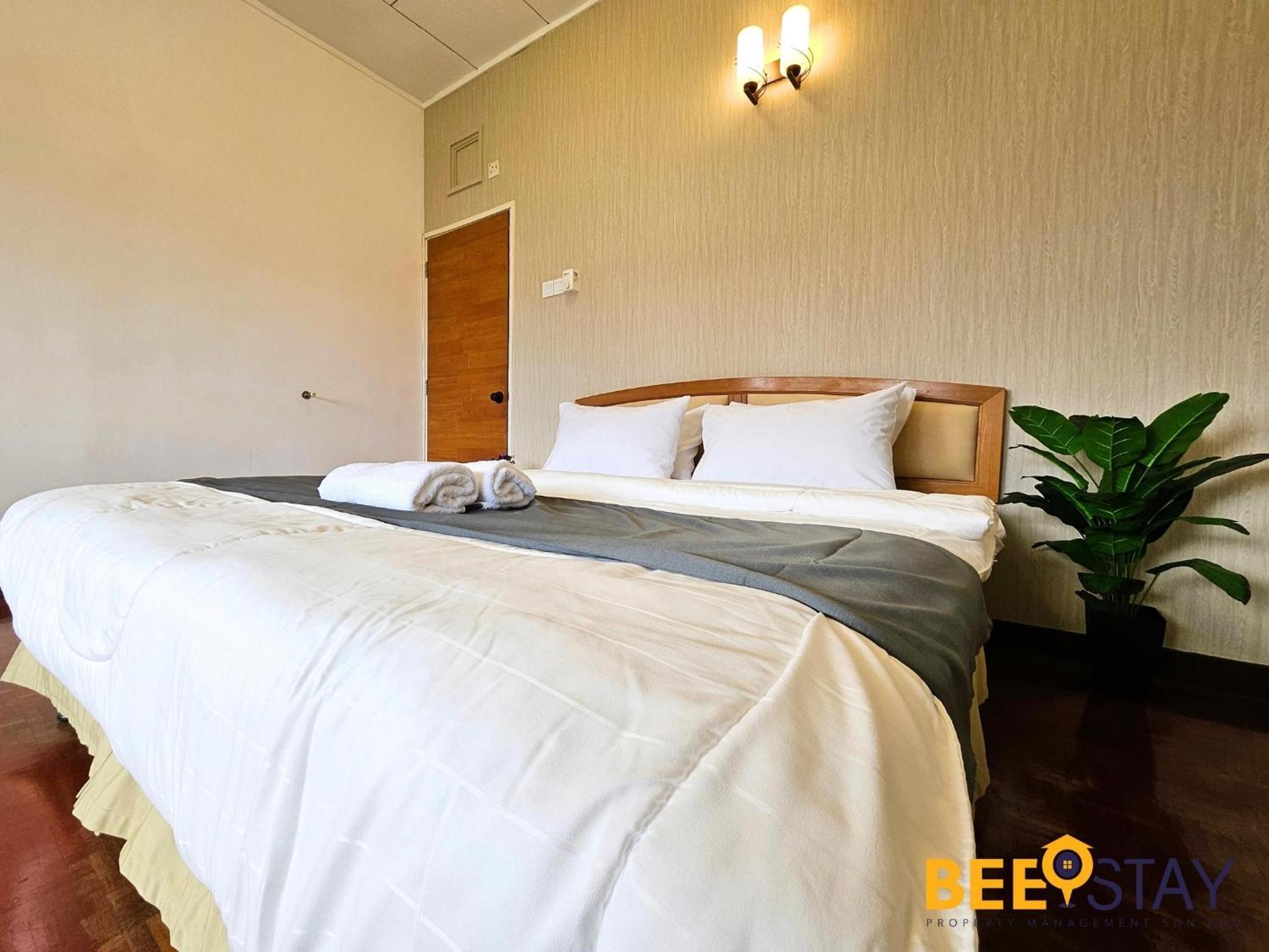 Bangsar Three Storey Luxury Landed House 19PAX