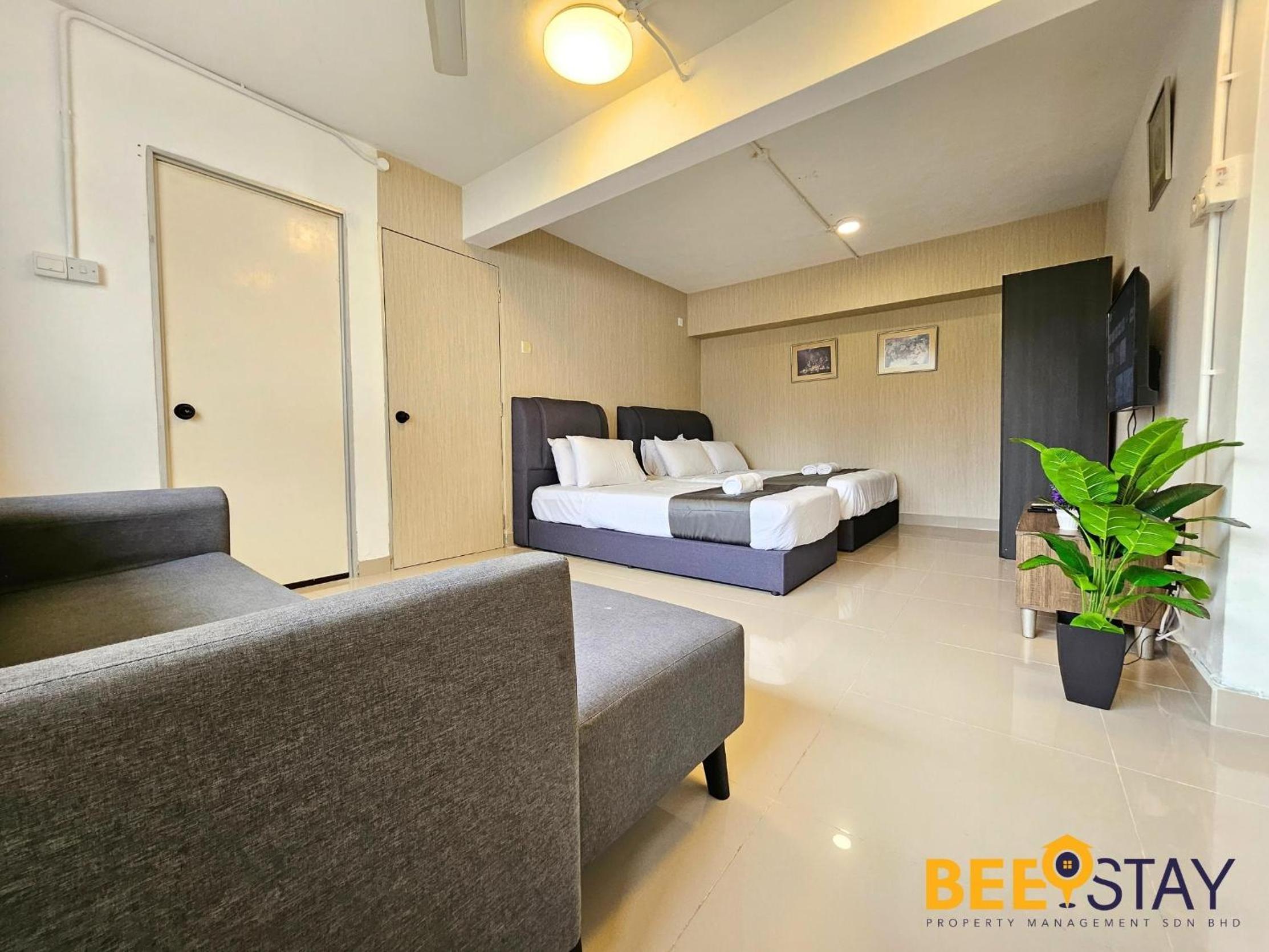 Bangsar Three Storey Luxury Landed House 19PAX