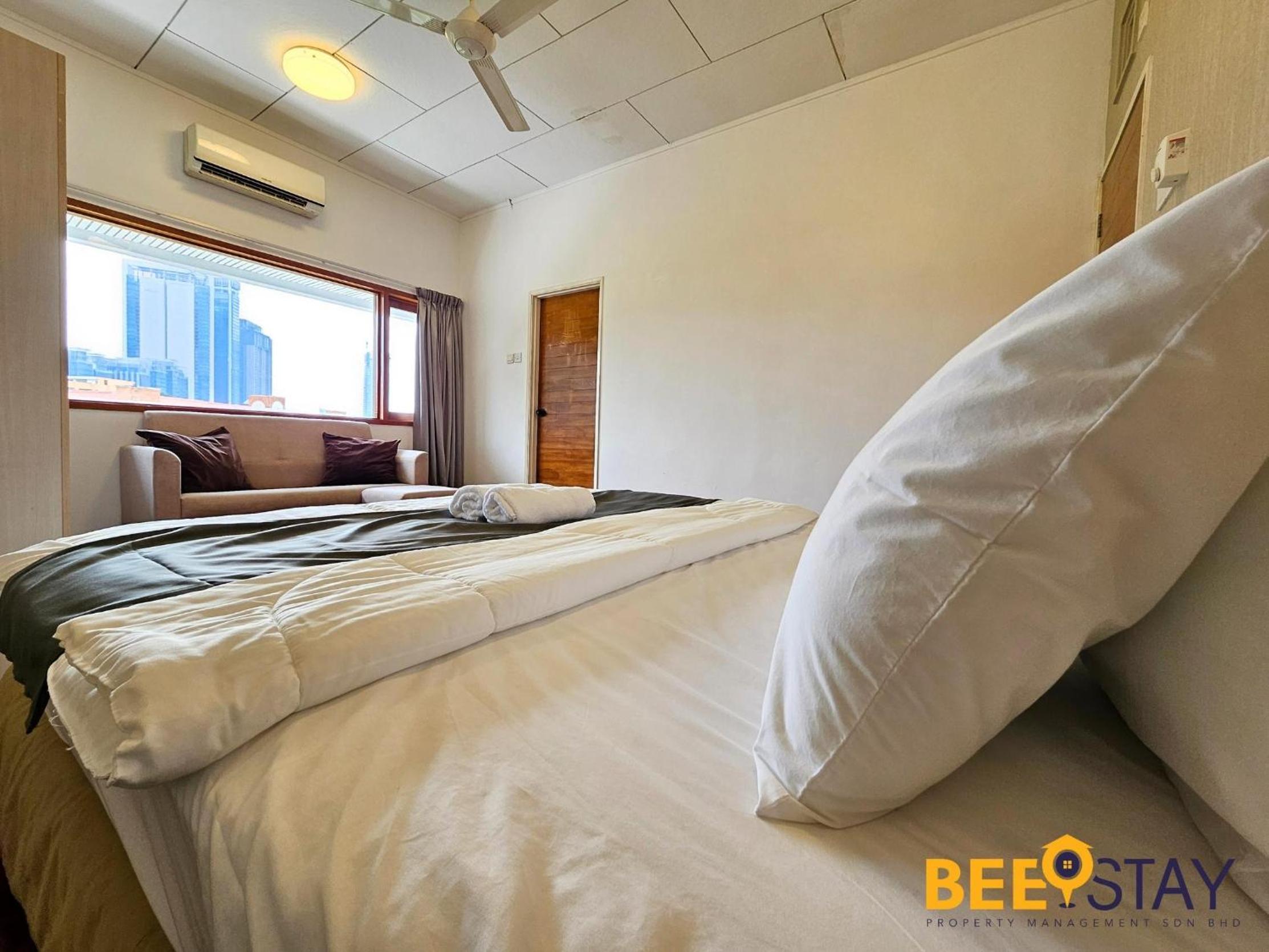 Bangsar Three Storey Luxury Landed House 19PAX