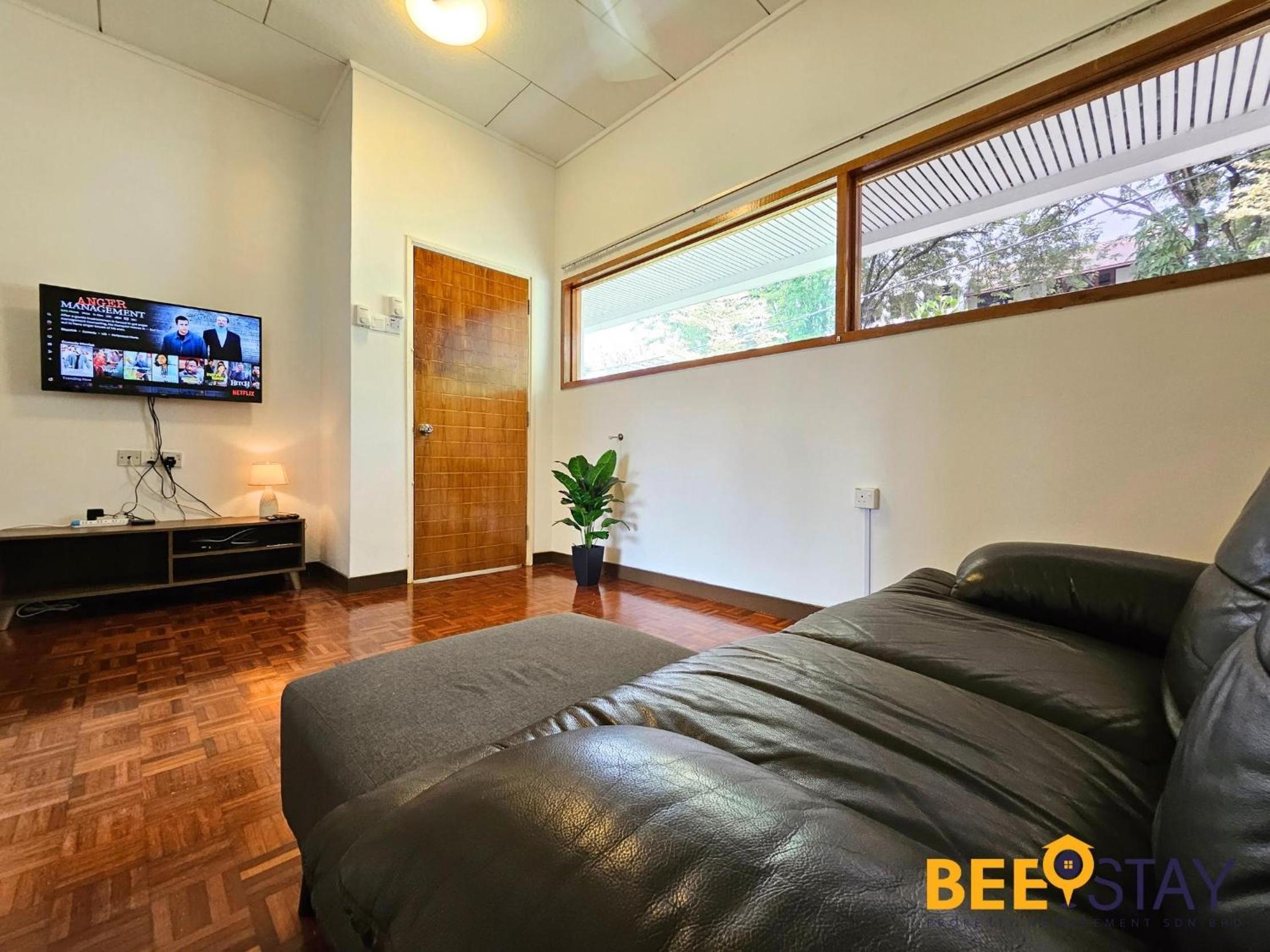 Bangsar Three Storey Luxury Landed House 19PAX
