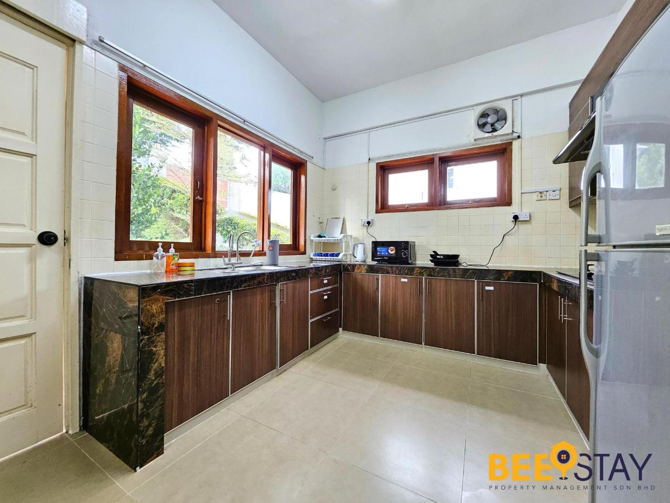 Bangsar Three Storey Luxury Landed House 19PAX