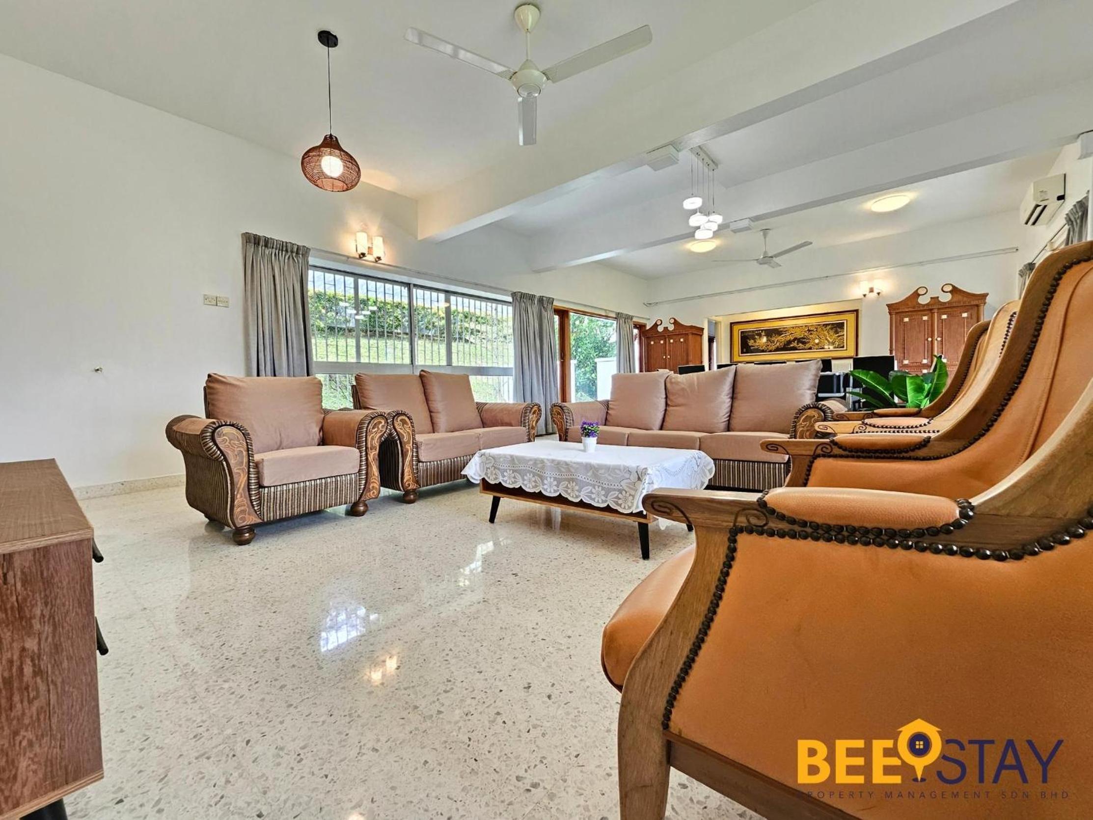 Bangsar Three Storey Luxury Landed House 19PAX