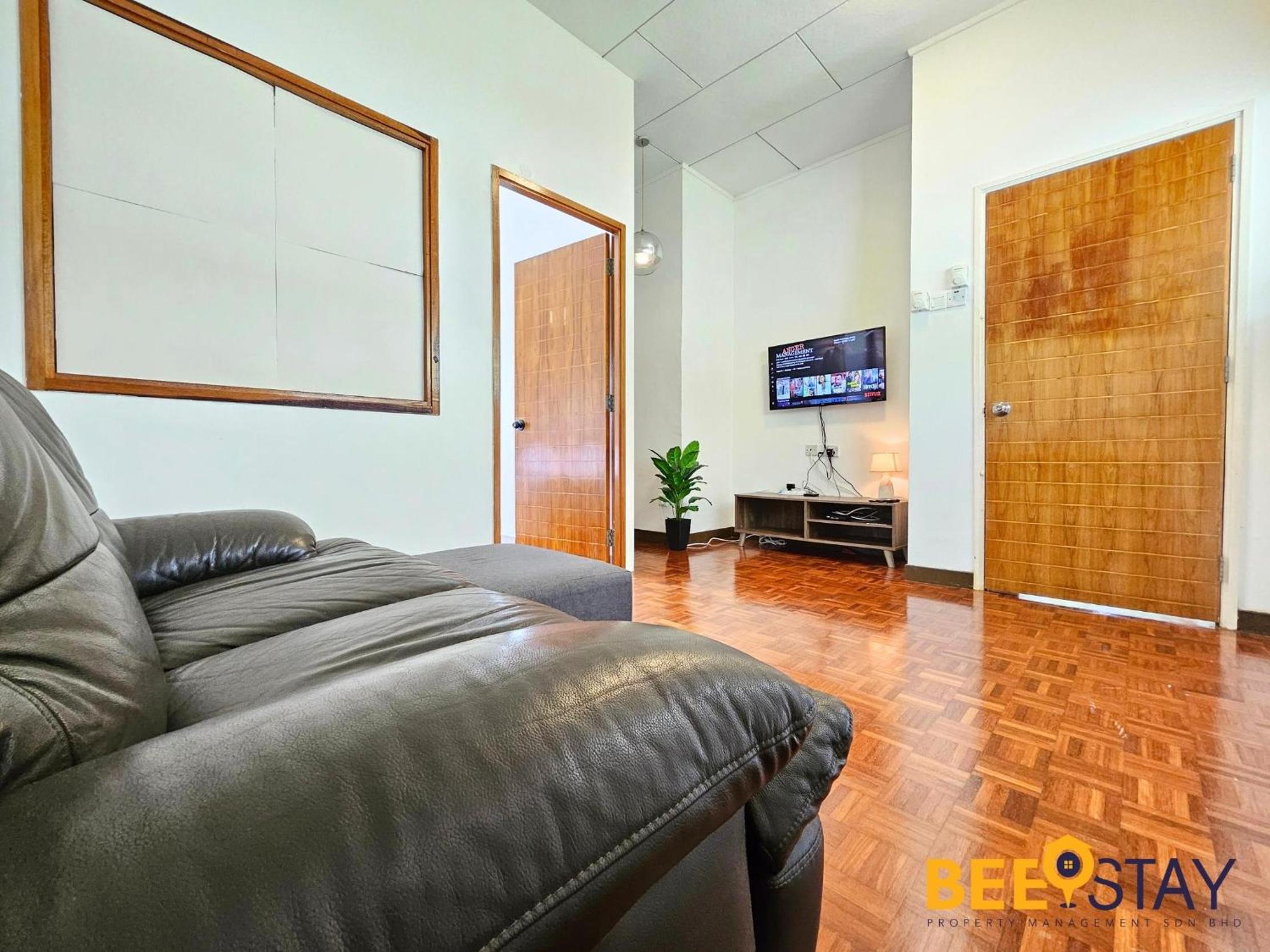 Bangsar Three Storey Luxury Landed House 19PAX