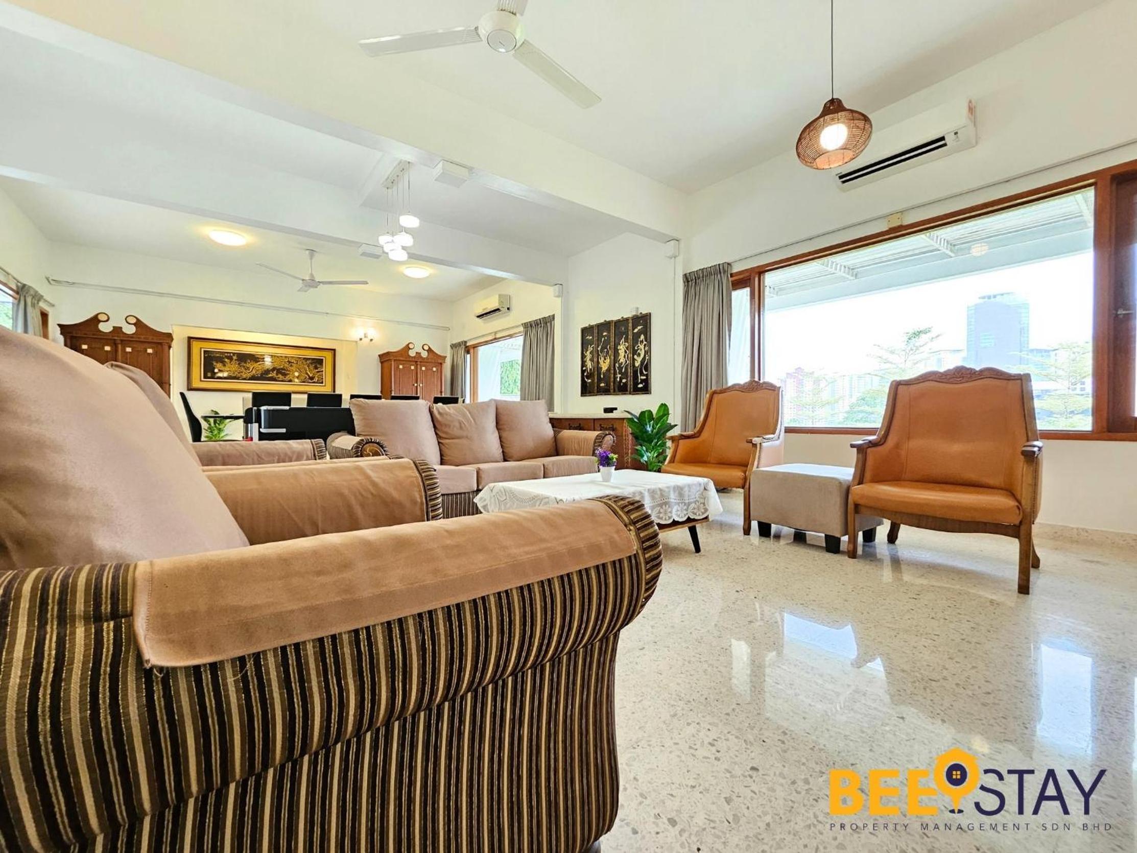 Bangsar Three Storey Luxury Landed House 19PAX