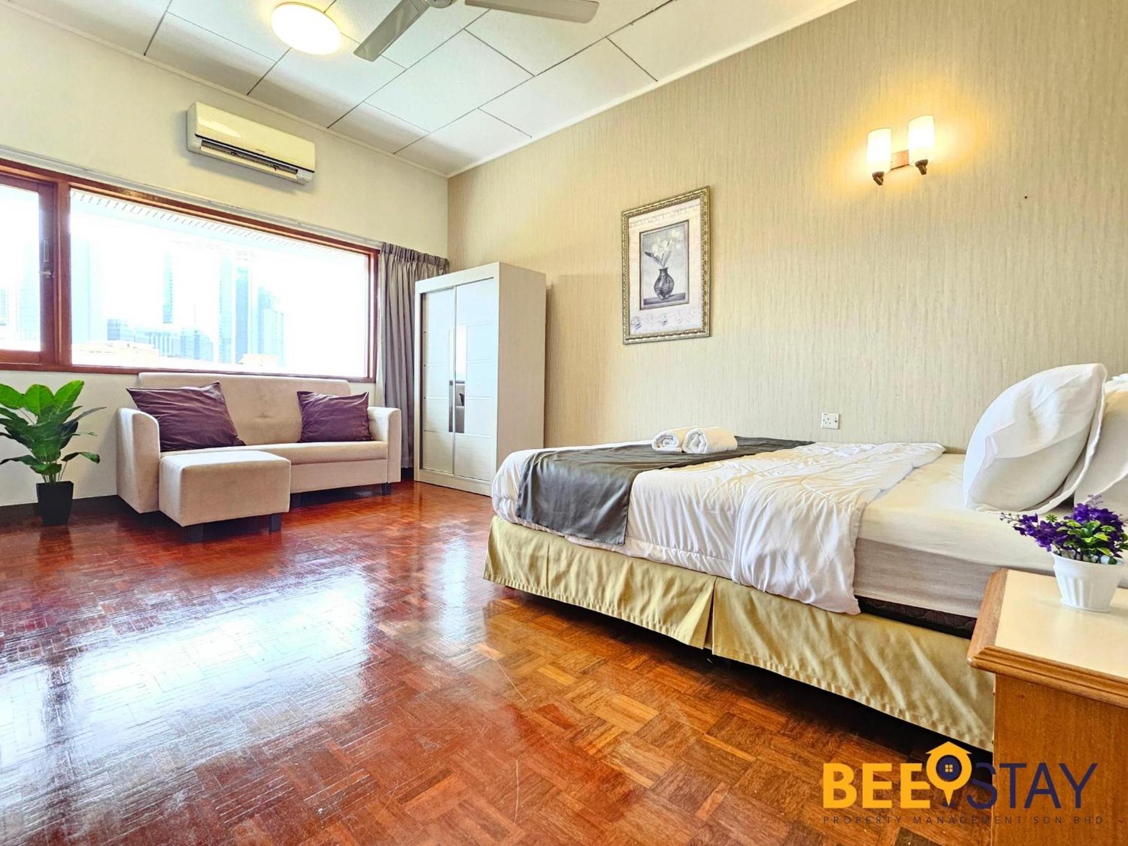 Bangsar Three Storey Luxury Landed House 19PAX