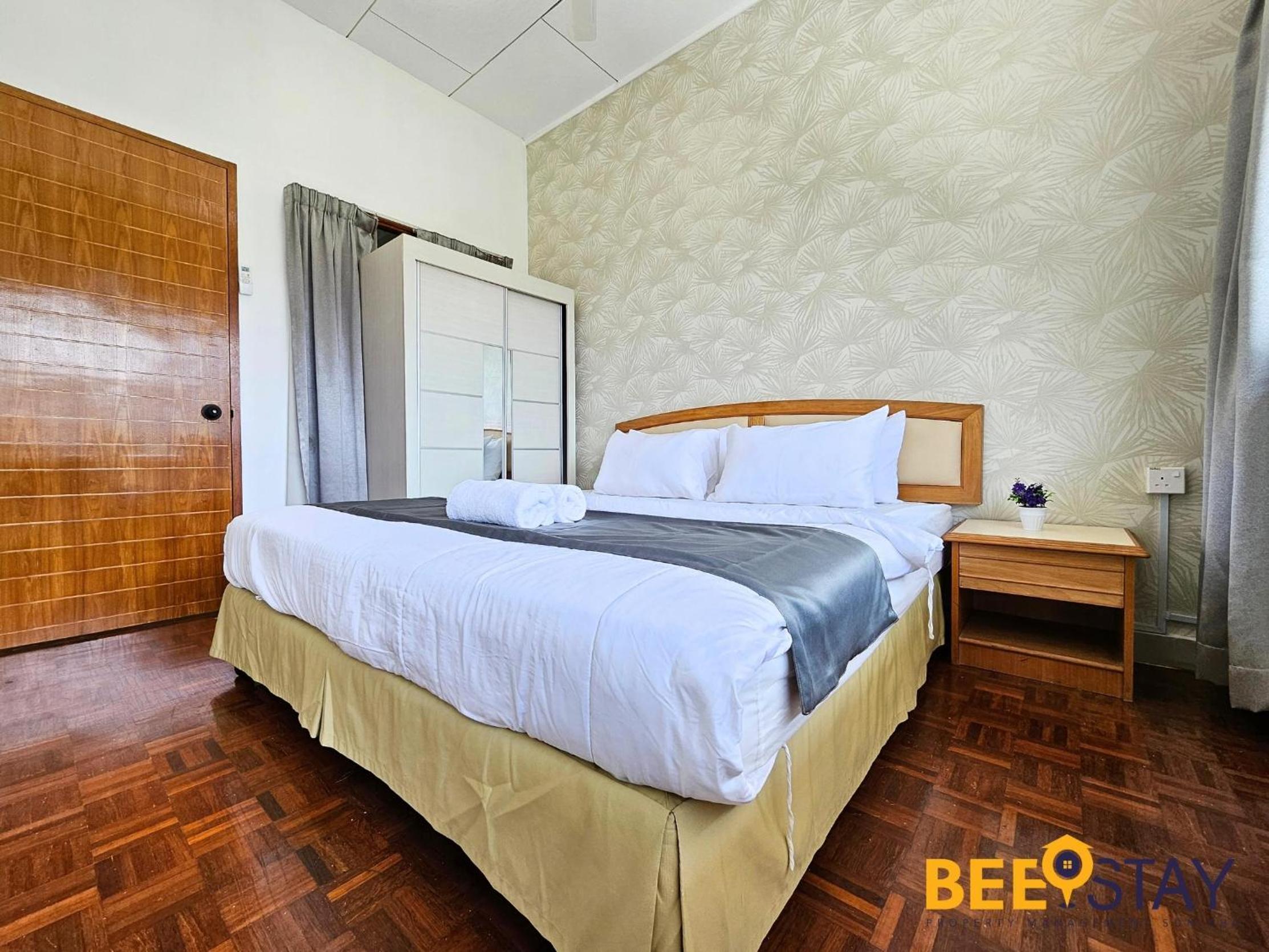 Bangsar Three Storey Luxury Landed House 19PAX