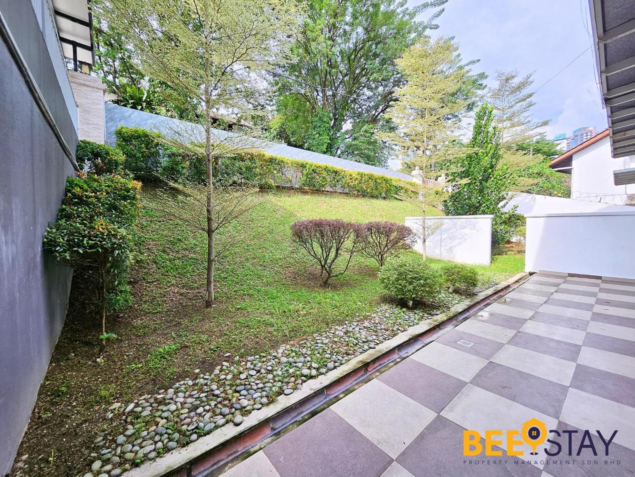 Bangsar Three Storey Luxury Landed House 19PAX