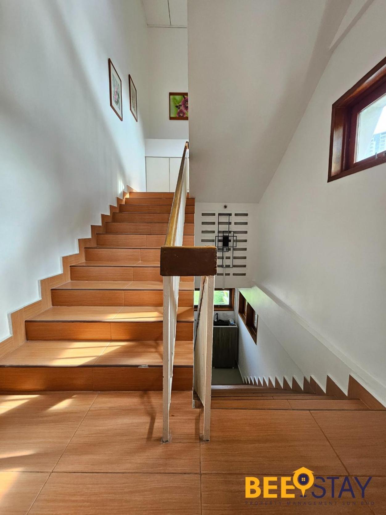 Bangsar Three Storey Luxury Landed House 19PAX