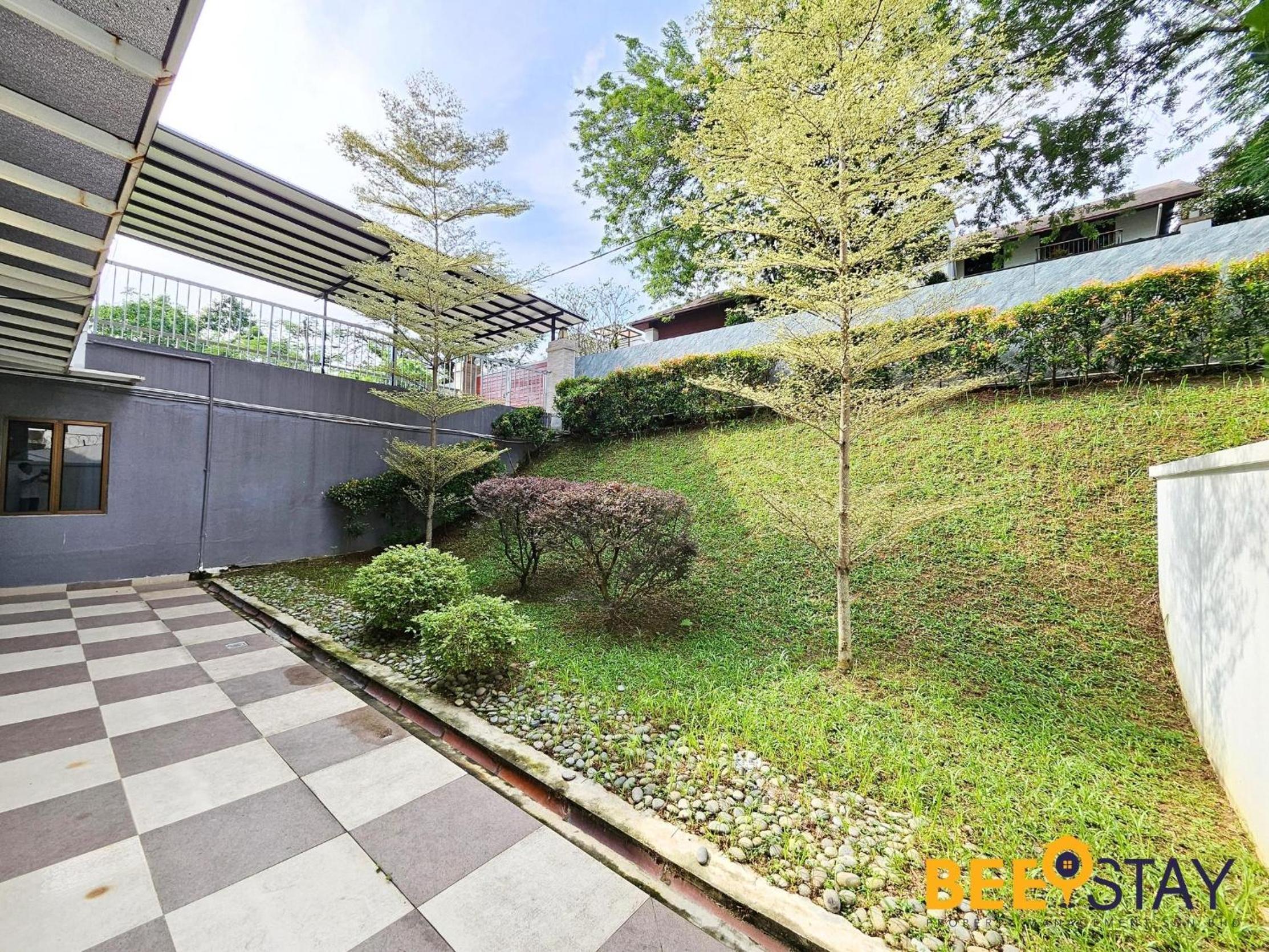 Bangsar Three Storey Luxury Landed House 19PAX