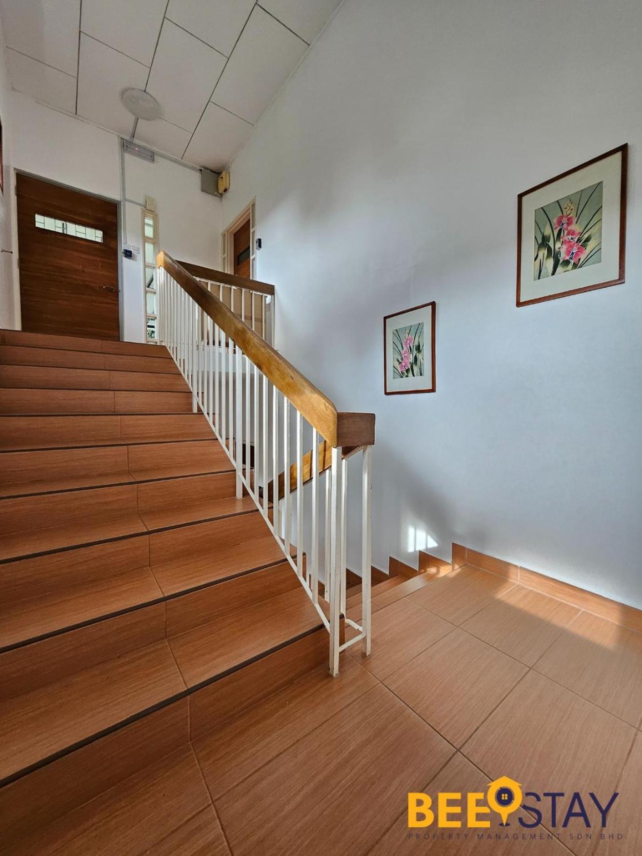 Bangsar Three Storey Luxury Landed House 19PAX