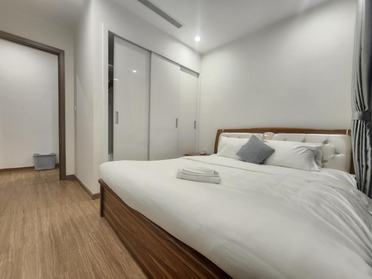 Vinhomes SkyLake 1BR Service Apartment City View - Hagi APT