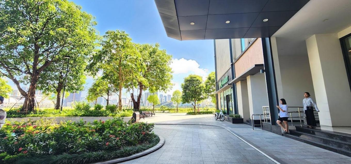 Vinhomes SkyLake 1BR Service Apartment City View - Hagi APT