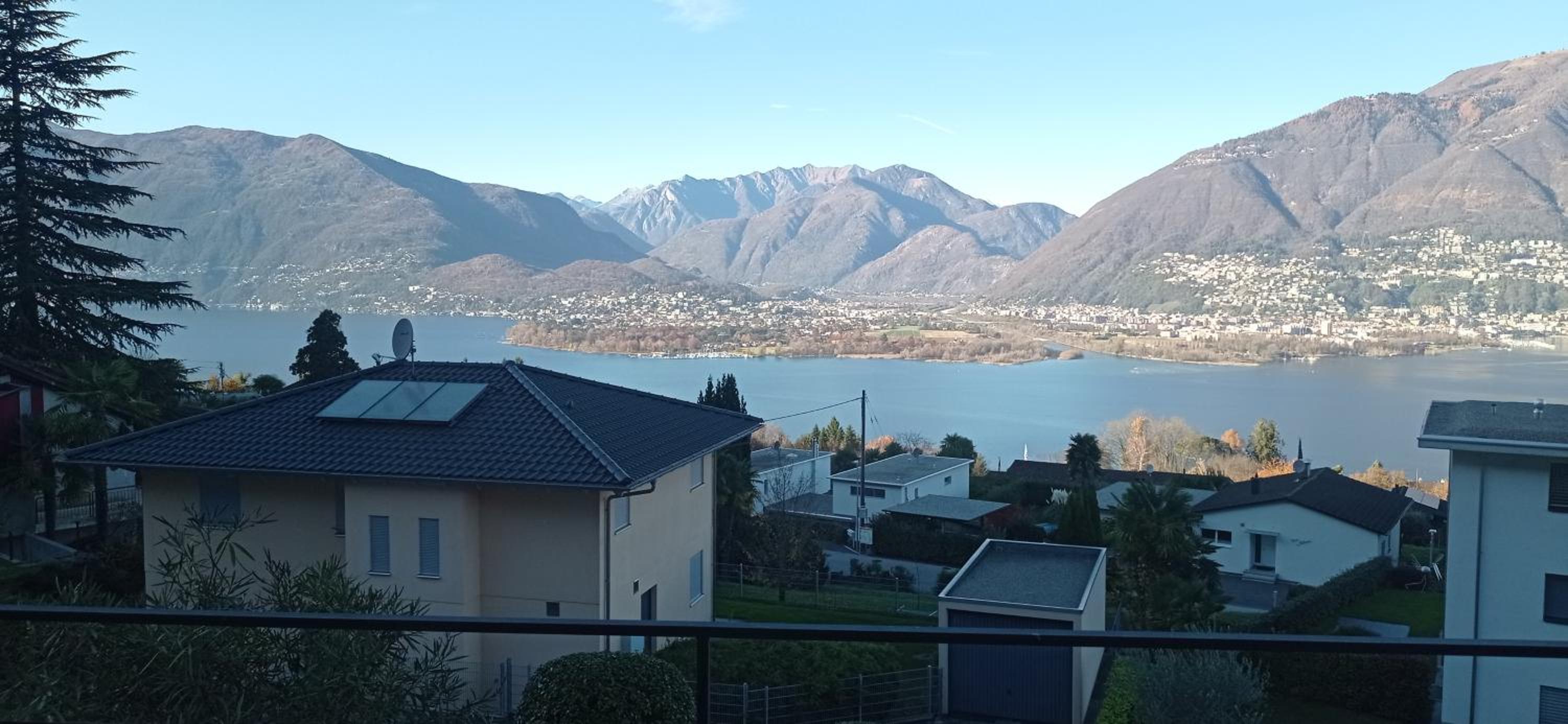 Viaggi del Lea vista Lago Maggiore