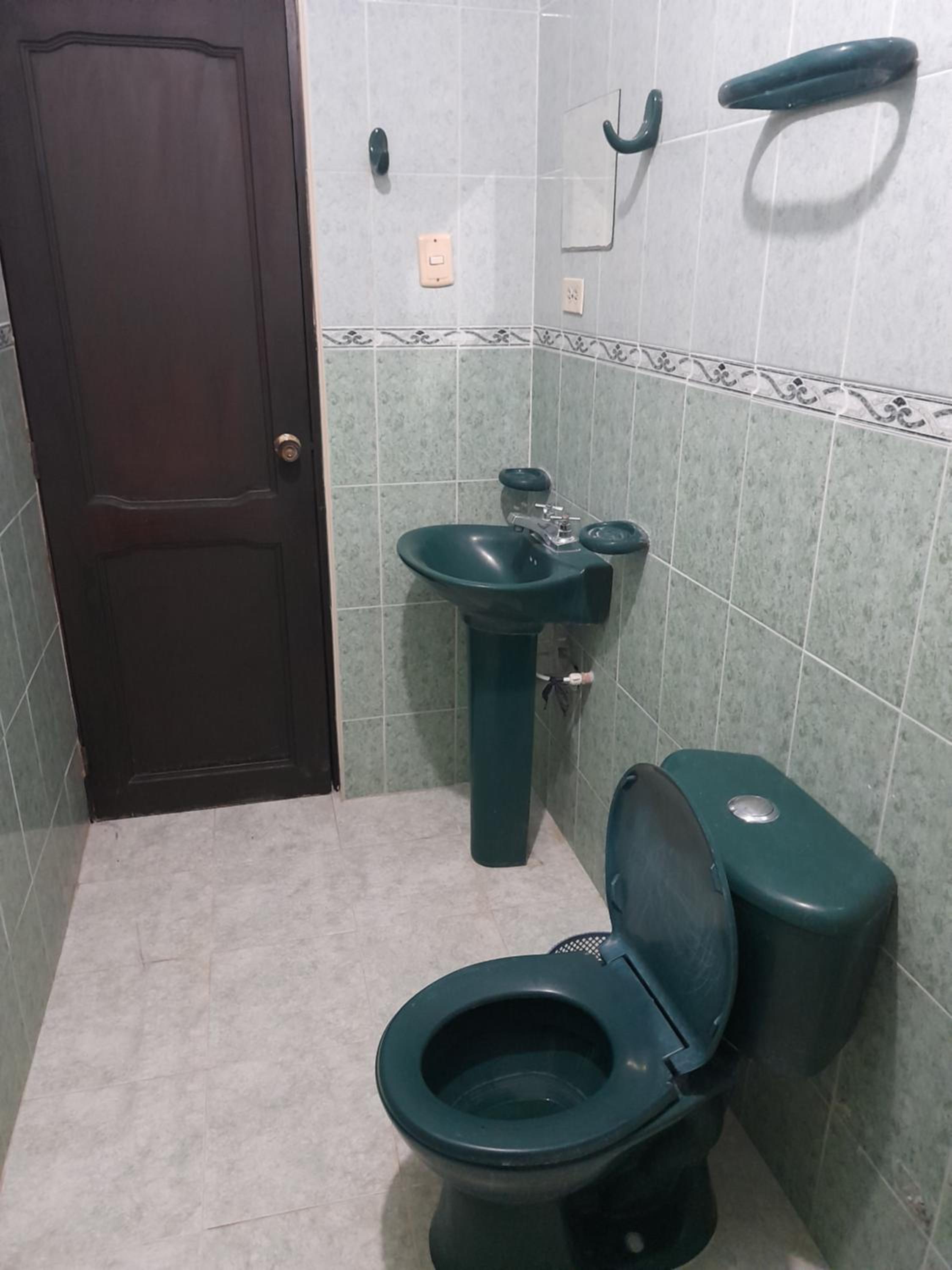 APARTA ESTUDIO PERLA ROJA