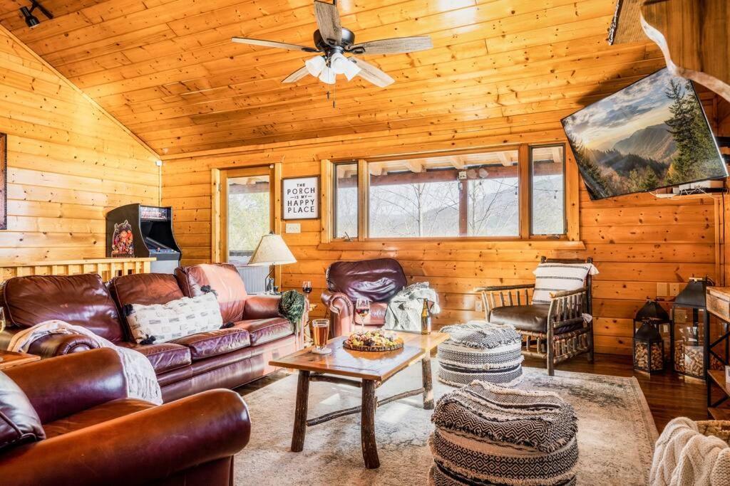 10 mins to Park Entrance Secluded Gameroom HotTub view 5