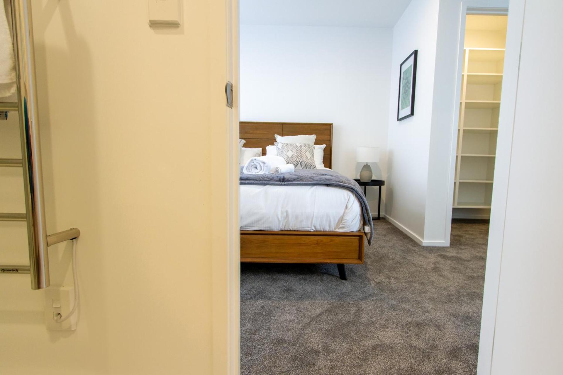 A touch of Luxury in Chch CBD with Free Carpark view 2