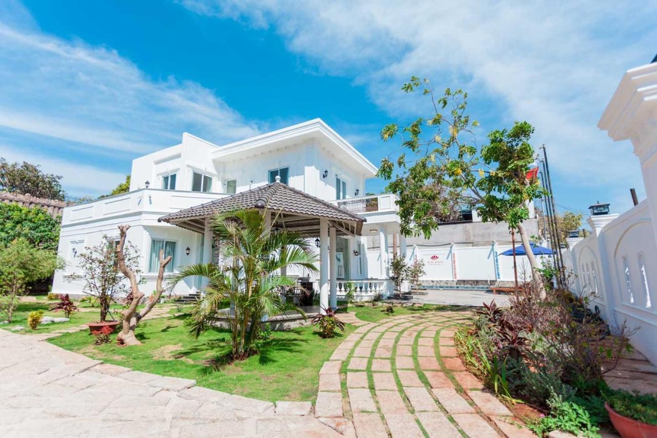 Villa 5 Lạc Long Quân - Bãi Sau